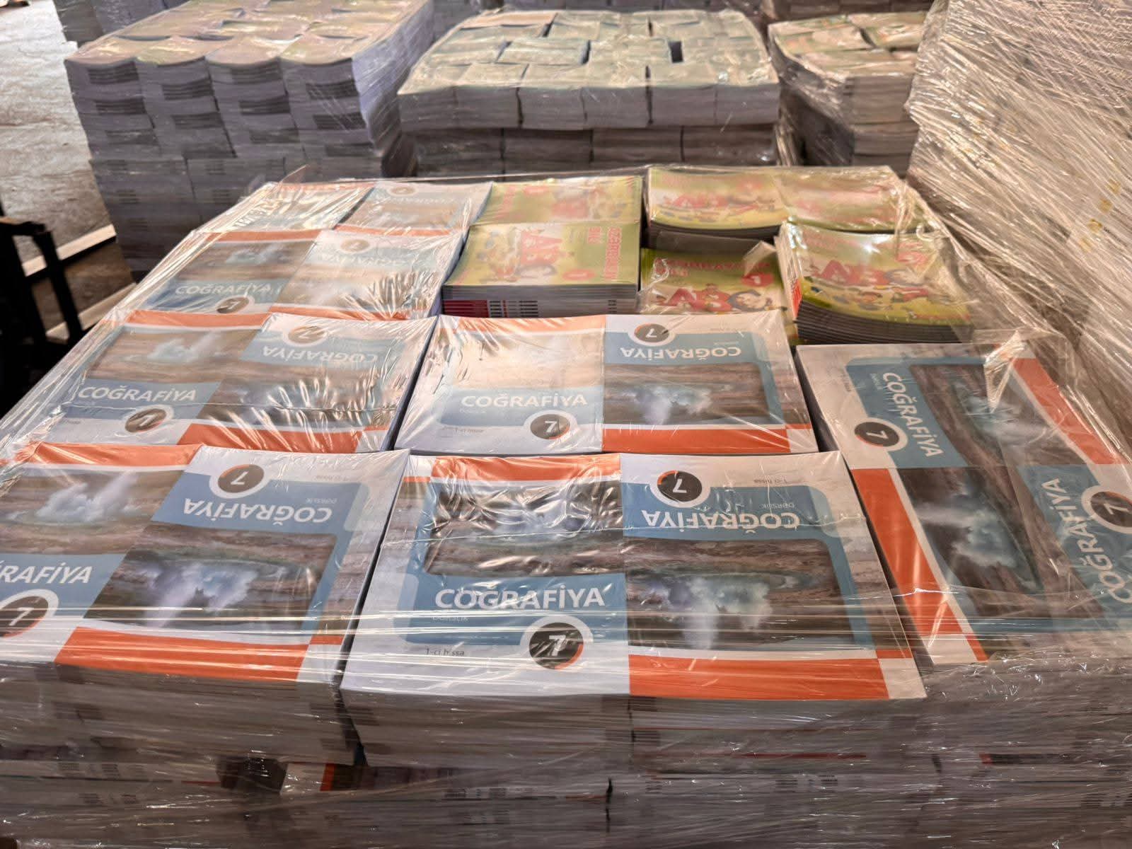 Naxçıvana 170 mindən artıq dərslik gətirilib 