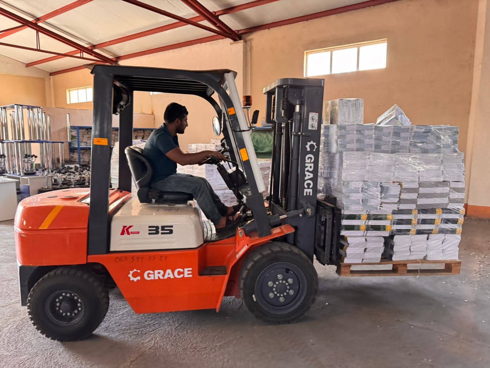 Naxçıvana 170 mindən artıq dərslik gətirilib