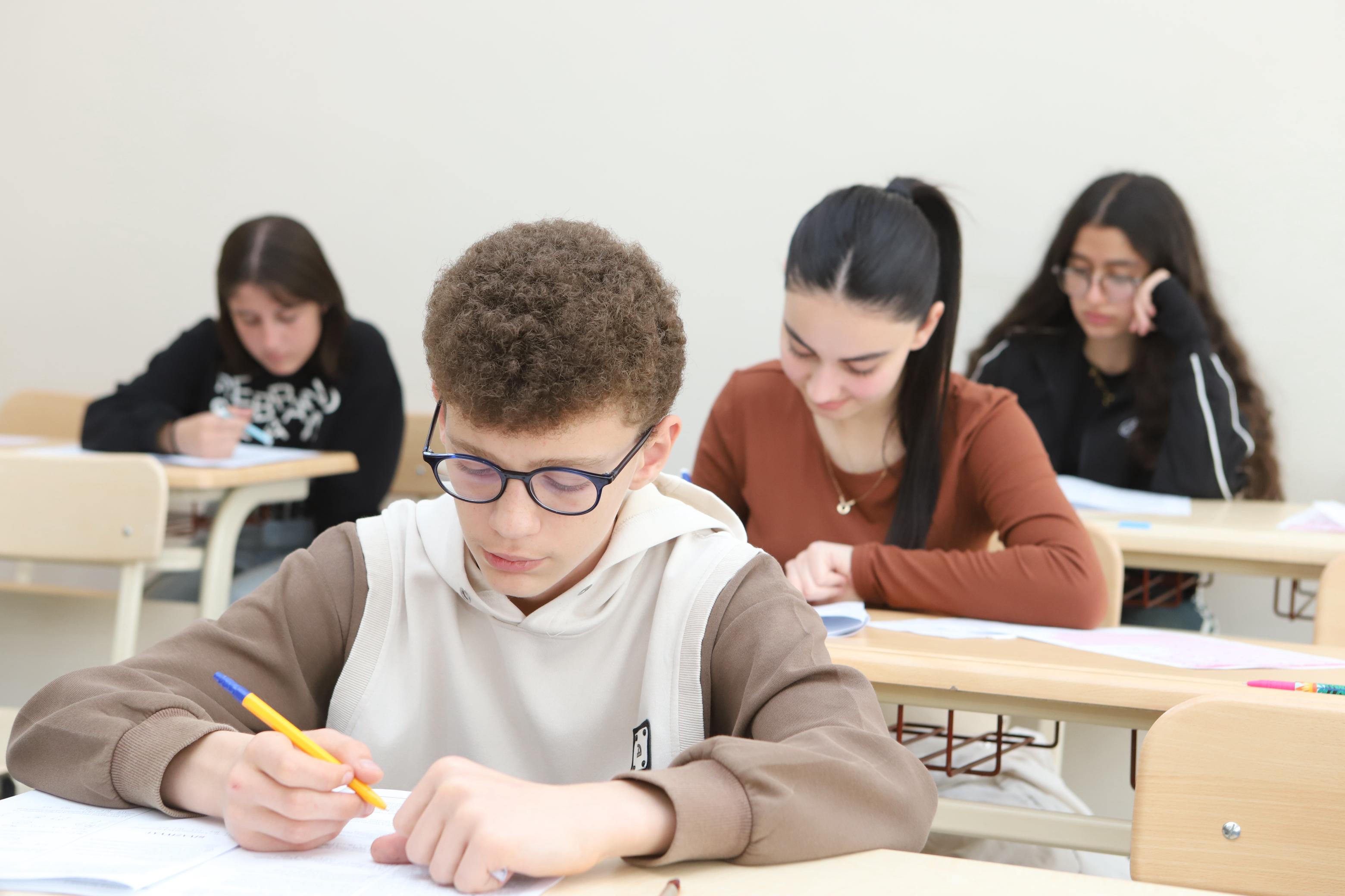 Naxçıvanda IX siniflər üçün buraxılış qiymətləndirmə monitorinqi keçirilib