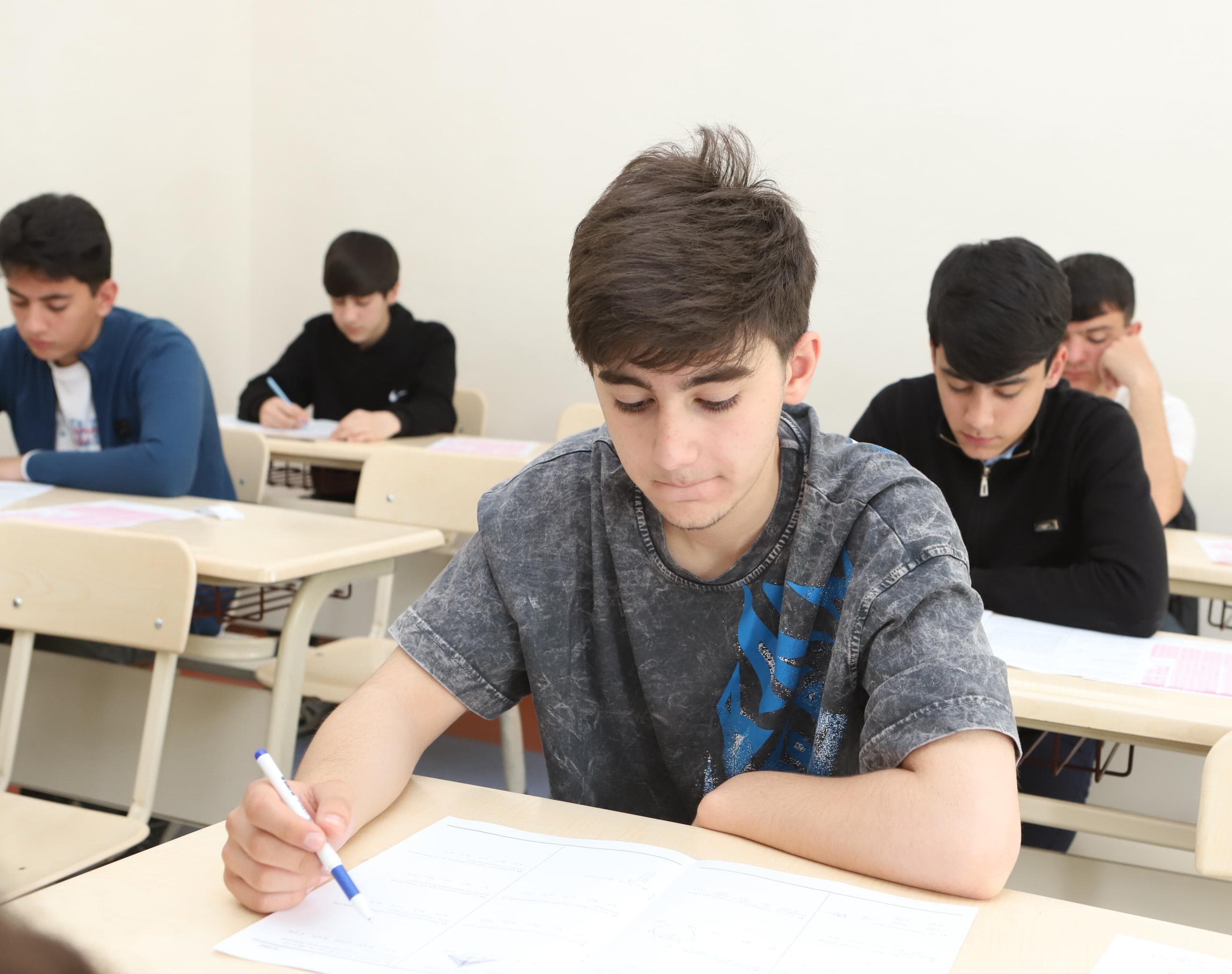 Naxçıvanda IX siniflər üçün buraxılış qiymətləndirmə monitorinqi keçirilib