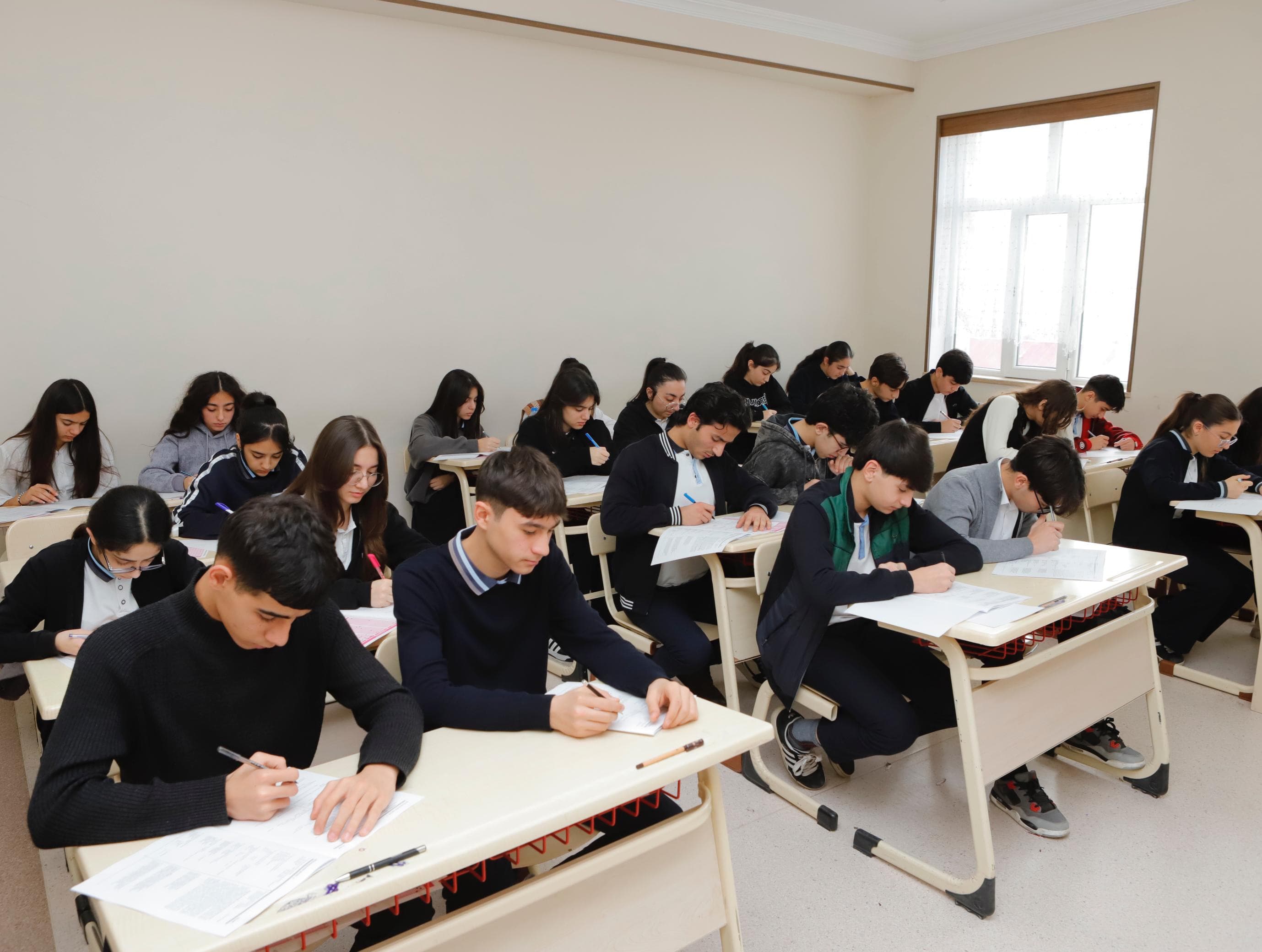 Naxçıvanda monitorinq imtahanlarında  9 mindən artıq şagird iştirak edib 