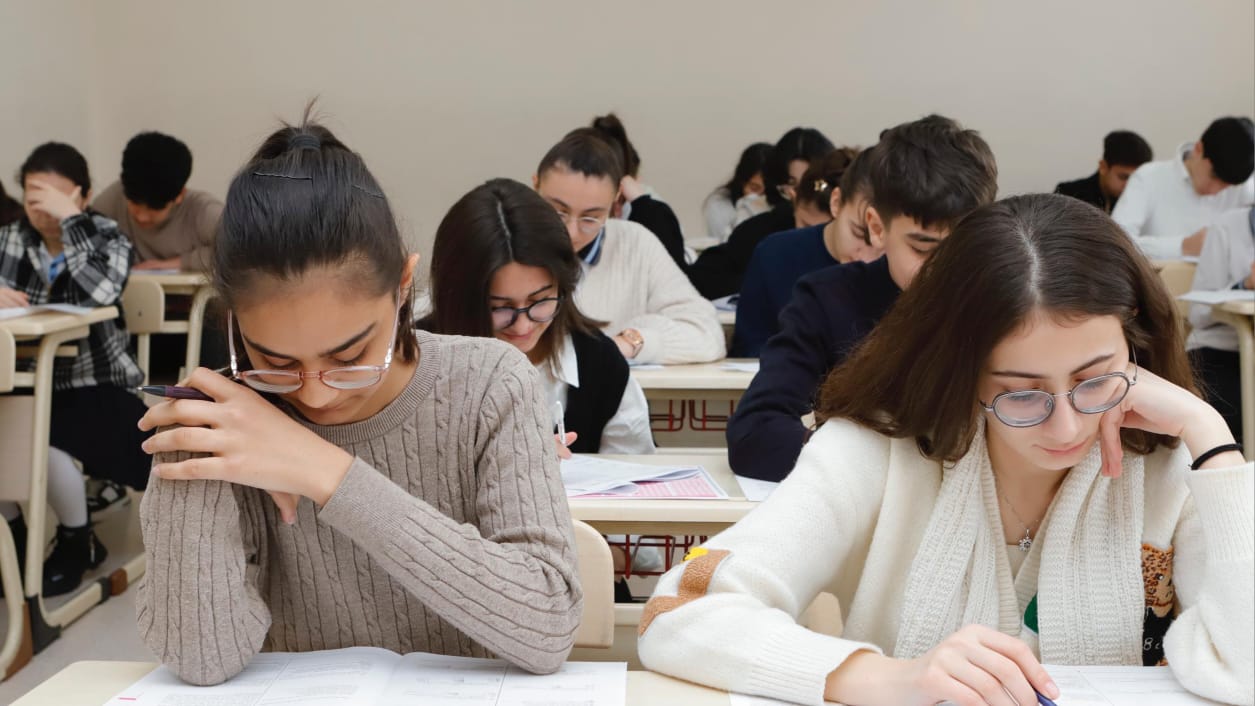 Naxçıvanda monitorinq imtahanlarında  9 mindən artıq şagird iştirak edib