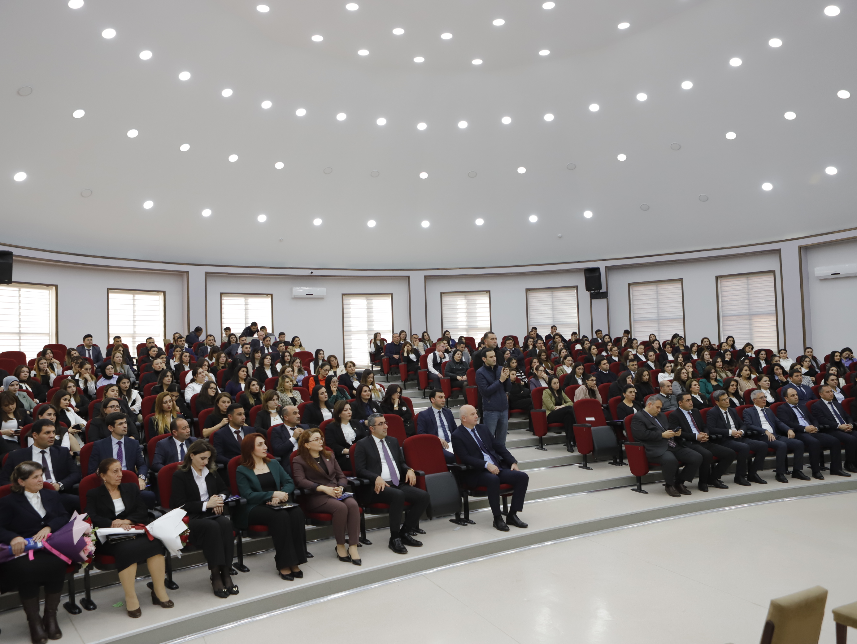 Naxçıvanda “Pedaqoji Həmrəylik: Təcrübədən Gələcəyə” adlı konfrans keçirilib 