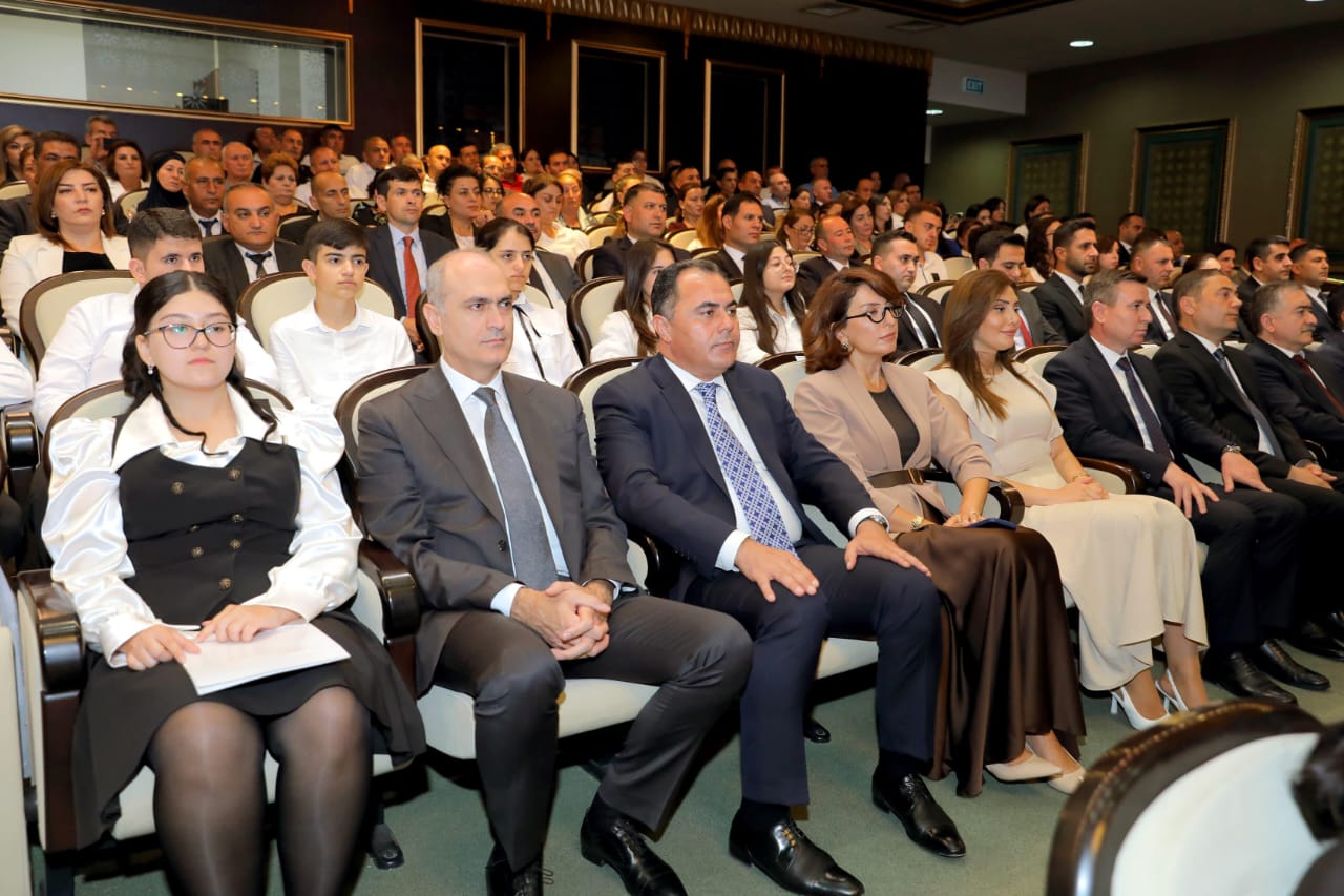 Naxçıvanda qəbul imtahanında yüksək nəticə göstərmiş məzunlarla görüş keçirilib