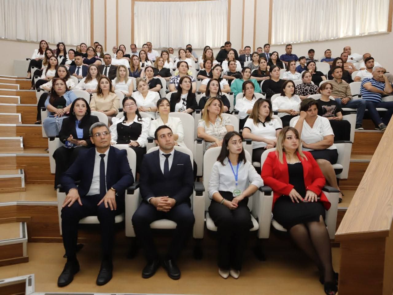 Naxçıvanda şagird nailiyyətlərinin mükafatlandırılmasına həsr olunmuş tədbir keçirilib