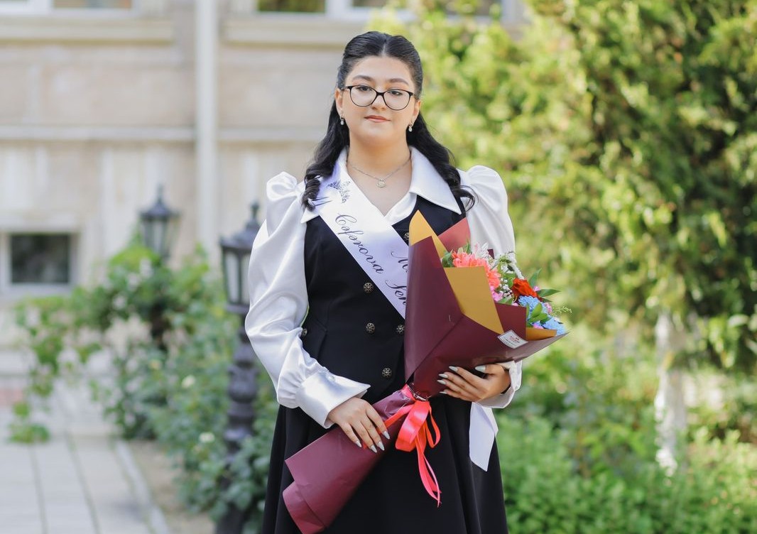 Naxçıvanın ən yüksək nəticə göstərən abituriyenti: “Ölkənin elmi inkişafında iştirak edəcəyəm" 