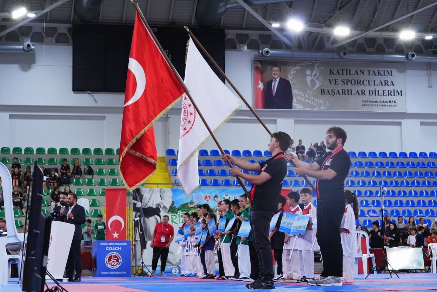 Naxçıvanın karateçiləri Türkiyədən medalla döndülər 