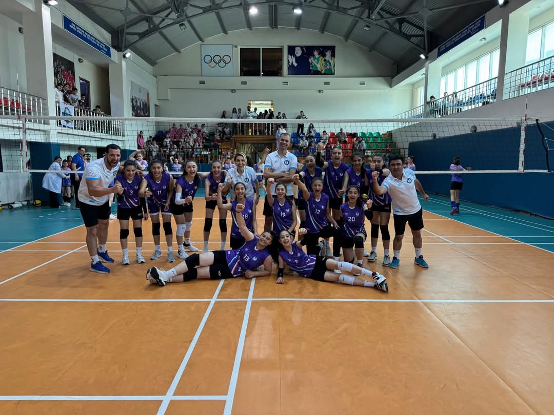Naxçıvanın voleybol komandası ölkə çempionu oldu 