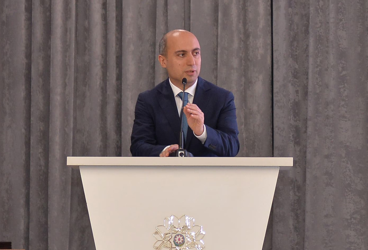 Nazir: Bütün şagirdlərin milli kimliyə görə “əla” qiymət almasını hədəf kimi müəyyən etməliyik 