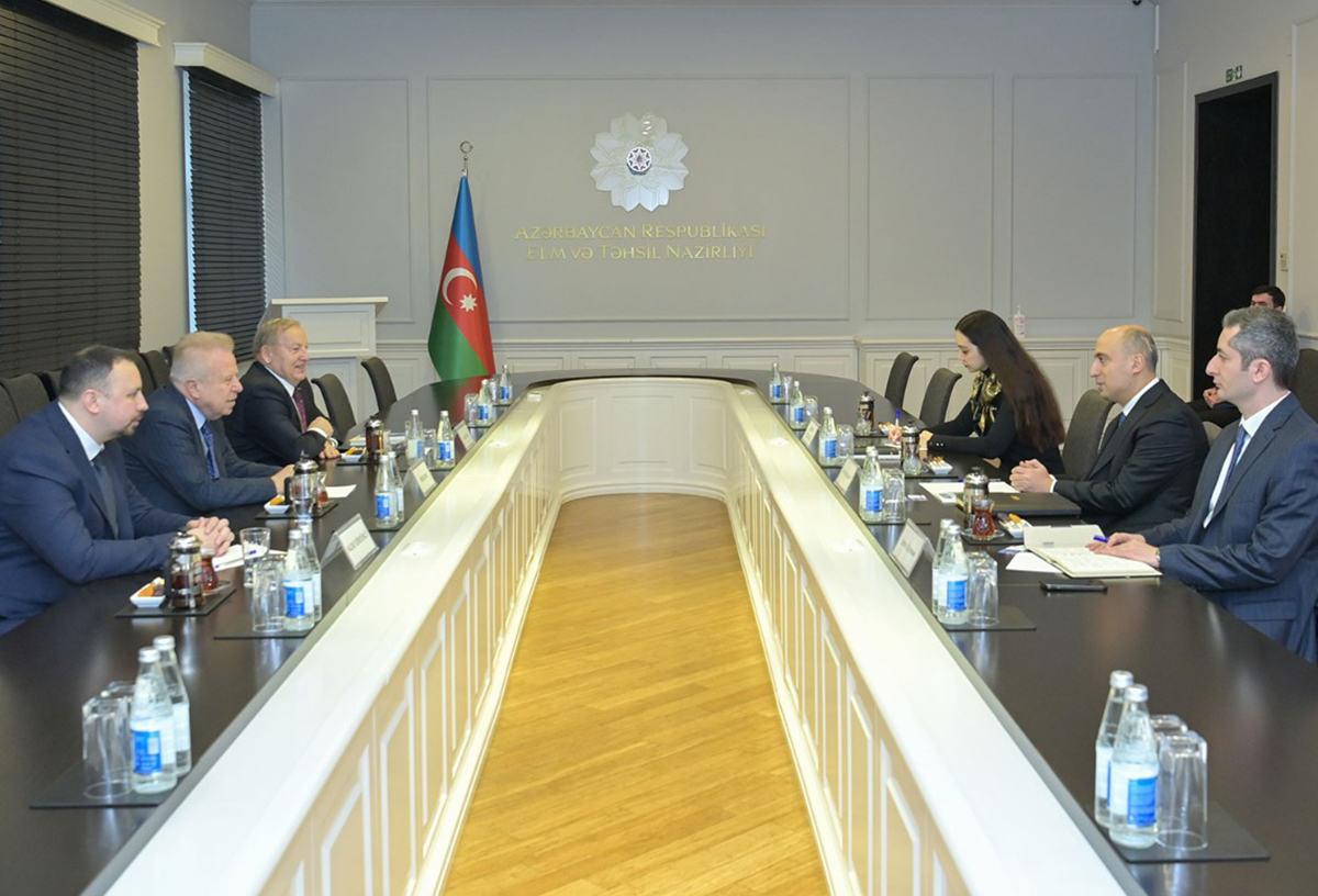 Nazir İstanbul Okan Universitetinin təsisçisi ilə görüşüb 