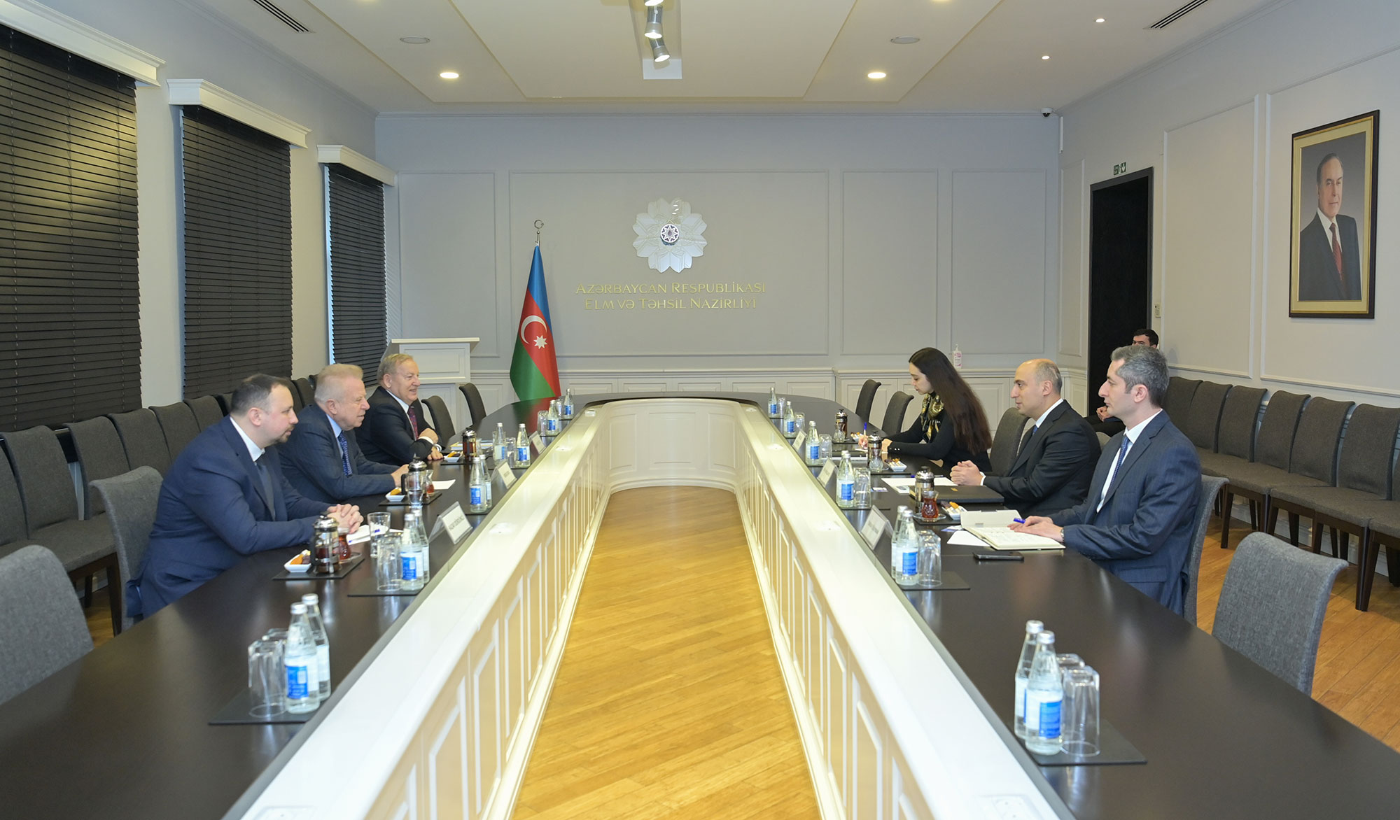 Nazir İstanbul Okan Universitetinin təsisçisi ilə görüşüb