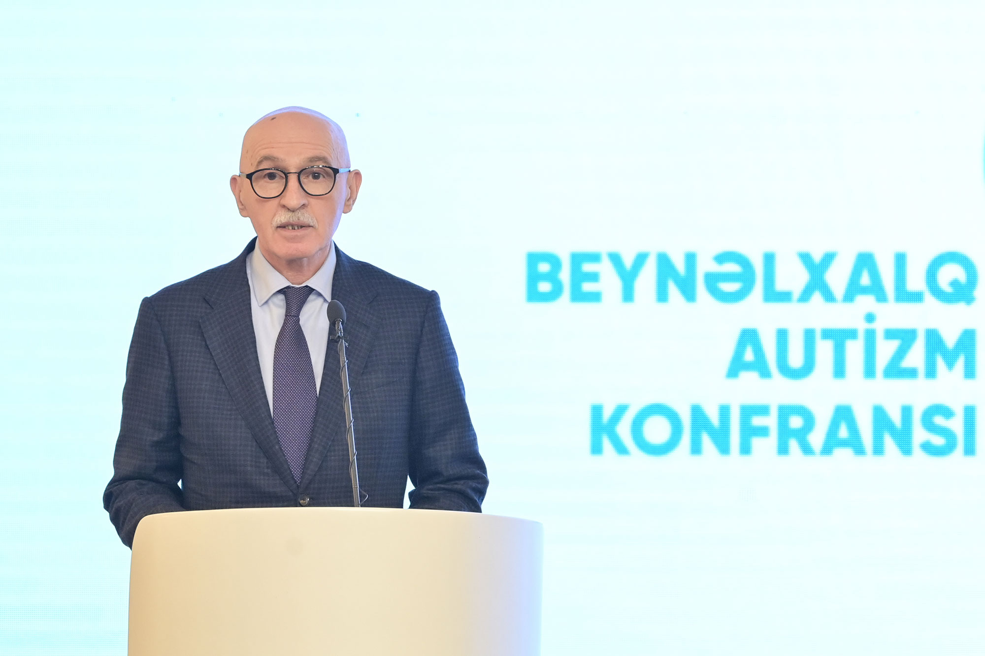 Nazir müavini: Autizmli uşaqların təhsilə cəlbi onların inkişafına təsir göstərir