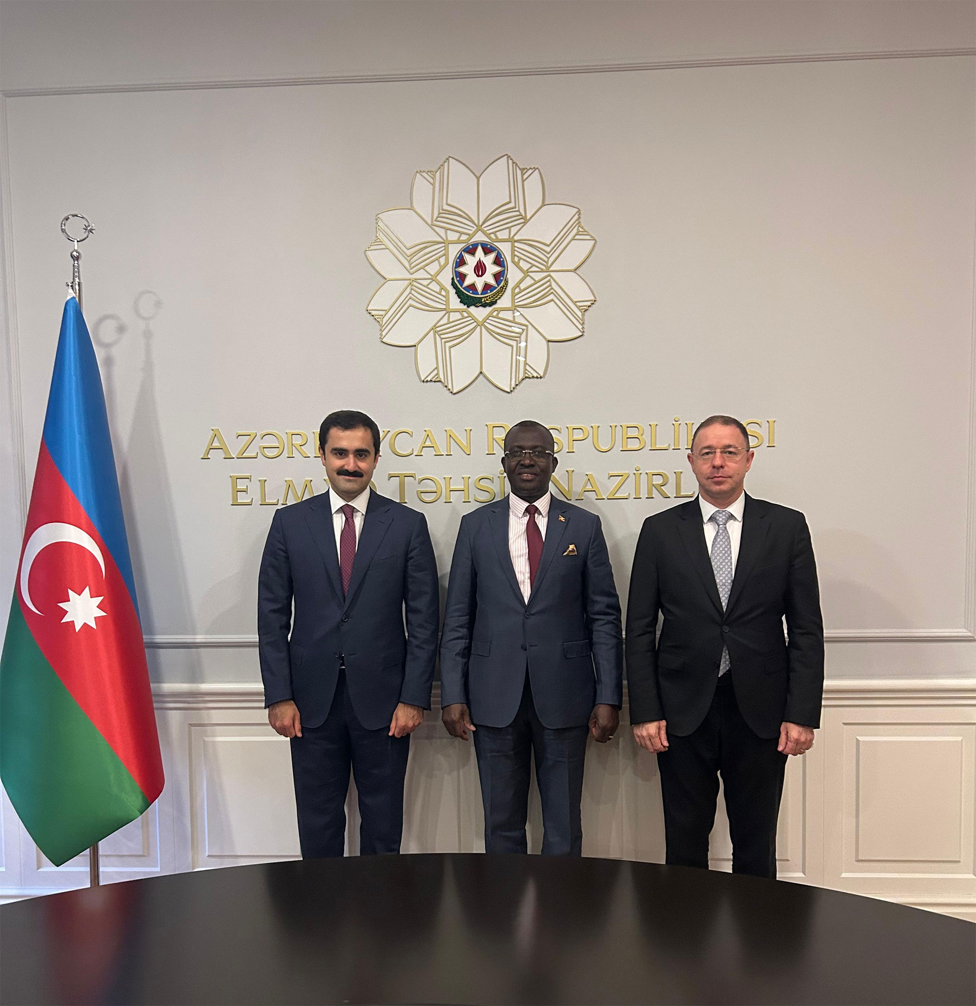 Nazir müavini Həsən Həsənli Uqandanın xarici işlər üzrə dövlət naziri ilə görüşüb