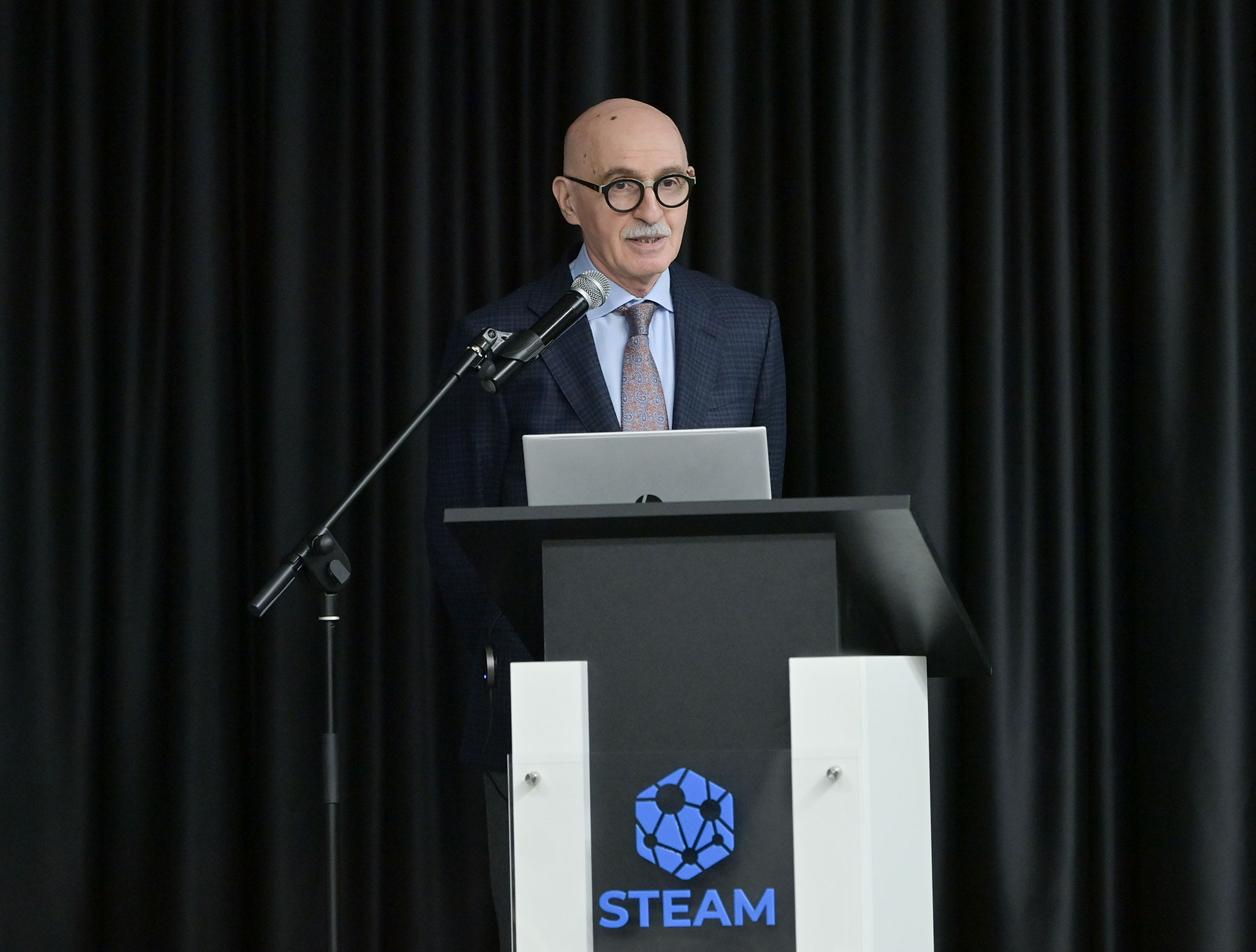 Nazir müavini nazirlik və tabe qurumların kommunikasiyaya məsul əməkdaşları ilə görüşüb