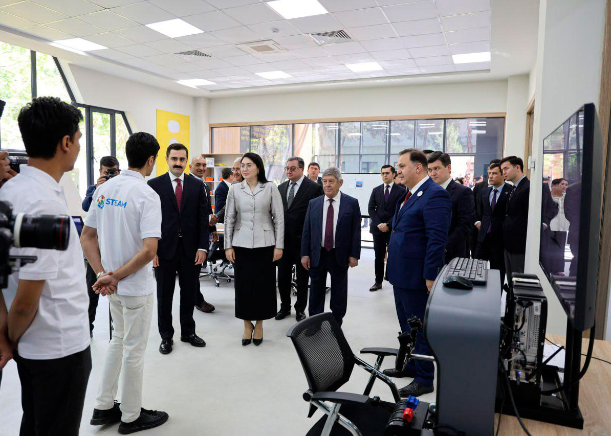Nazir müavini Özbəkistanda STEAM Mərkəzinin açılışında iştirak edib