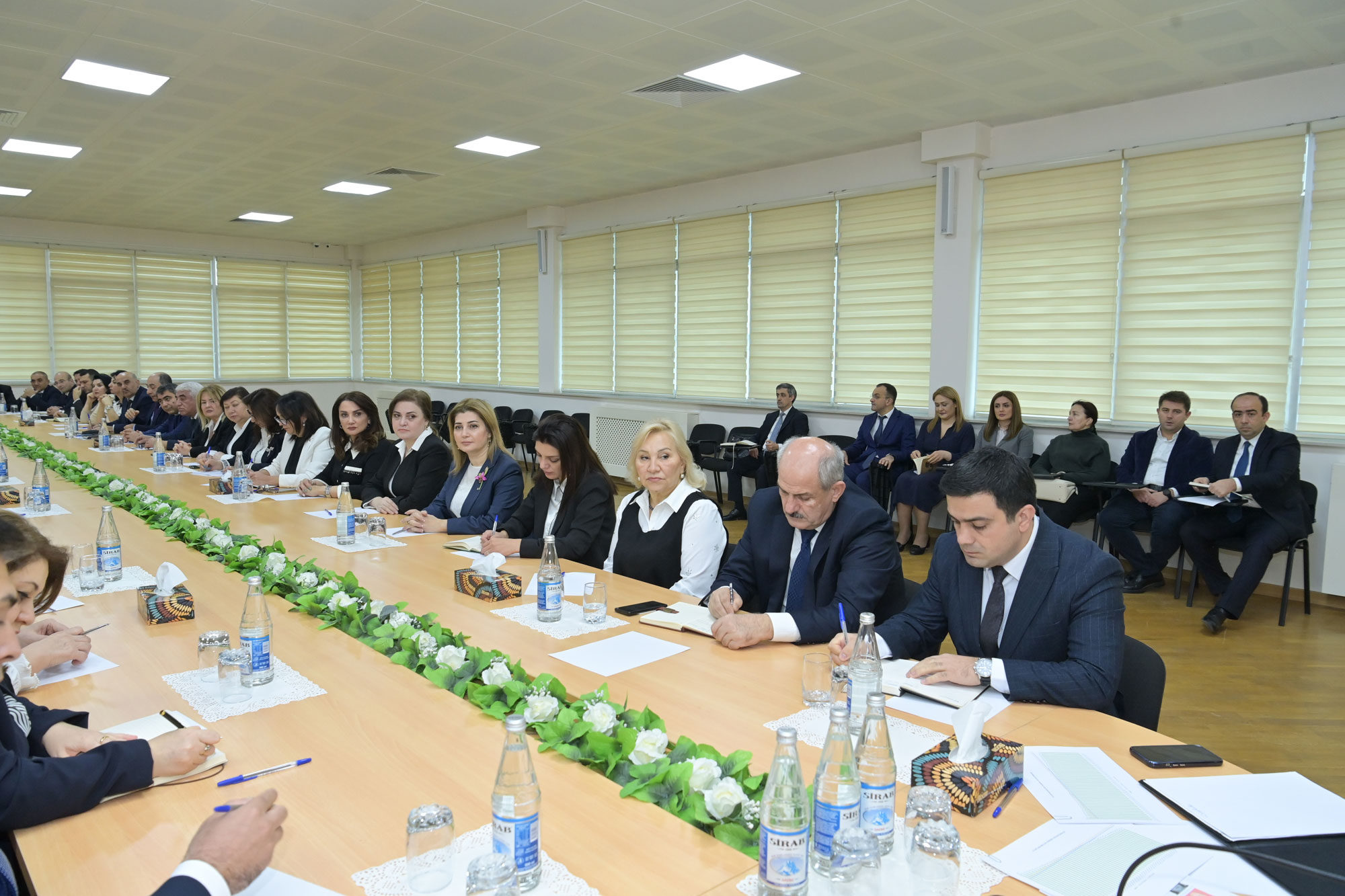 Nazir Sabunçu rayonunun məktəb direktorları ilə görüşüb