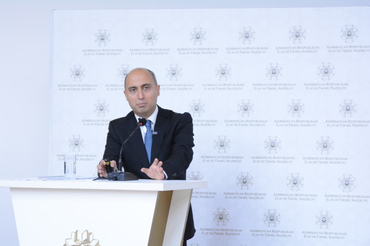 Nazir: Şagird öyrənmirsə, bunun məsuliyyəti müəllim və valideynlərdədir