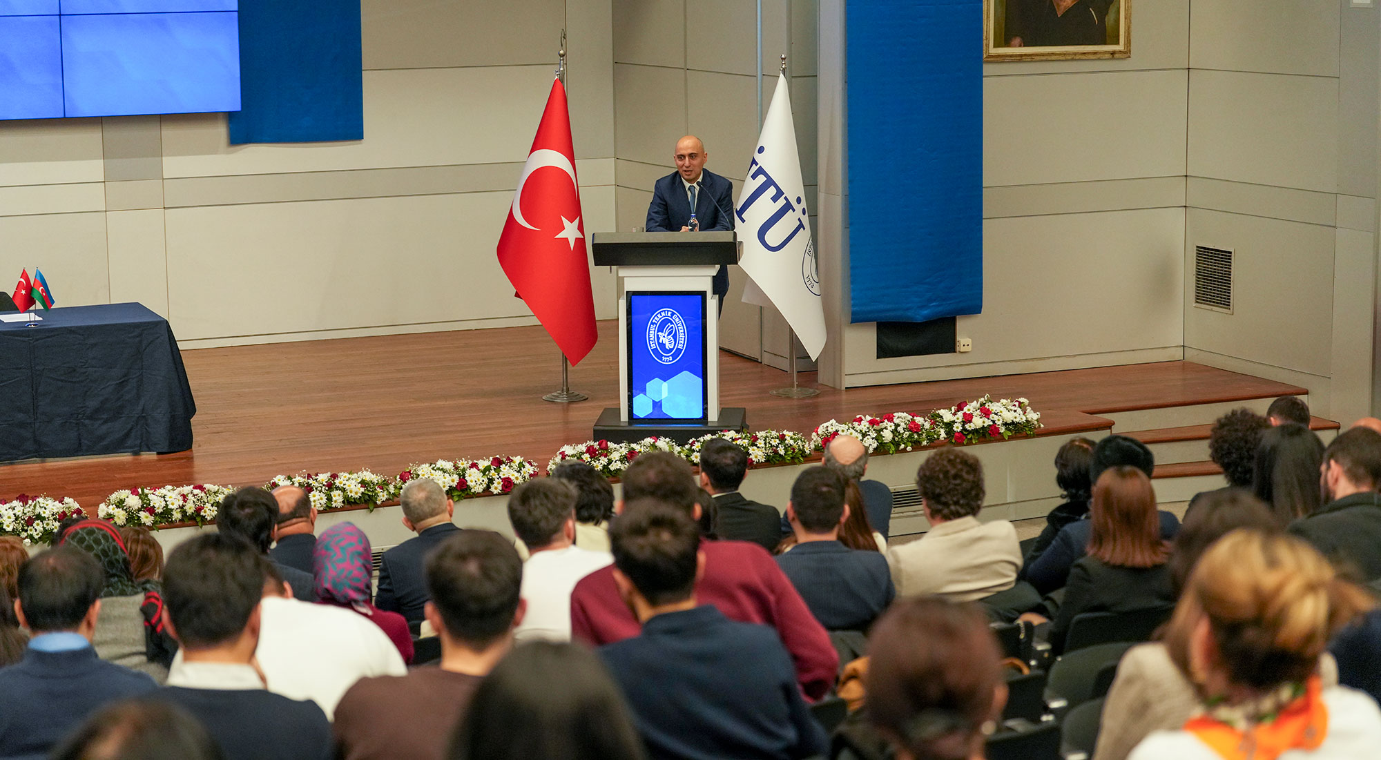 Nazir Türkiyədə təhsil alan azərbaycanlı doktorantlarla görüşüb