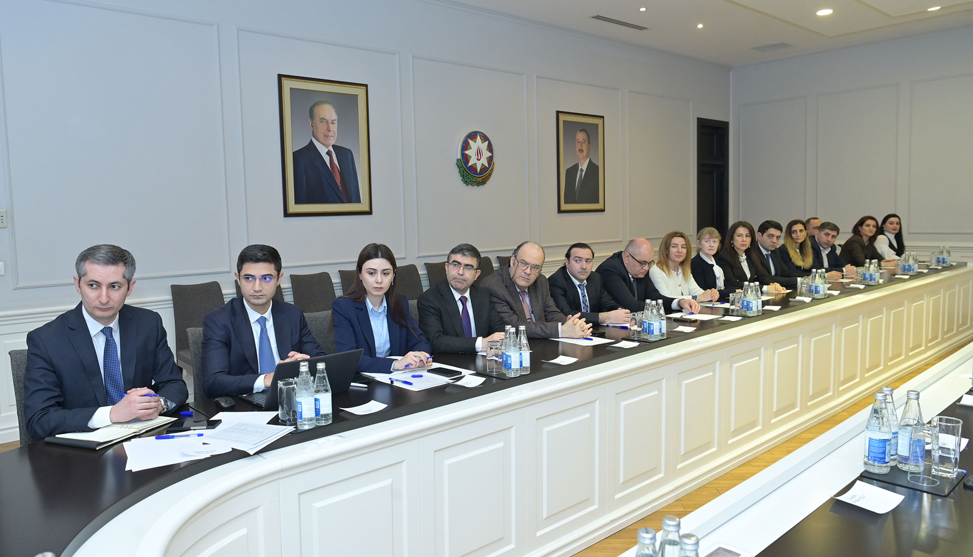 Nazir yüksək elmi nailiyyətləri olan alimlərlə görüşüb