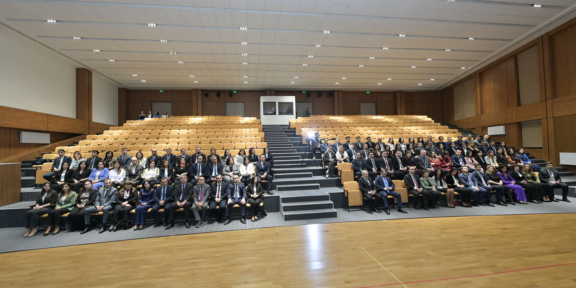 Nazirliyin bir qrup əməkdaşı təltif edilib