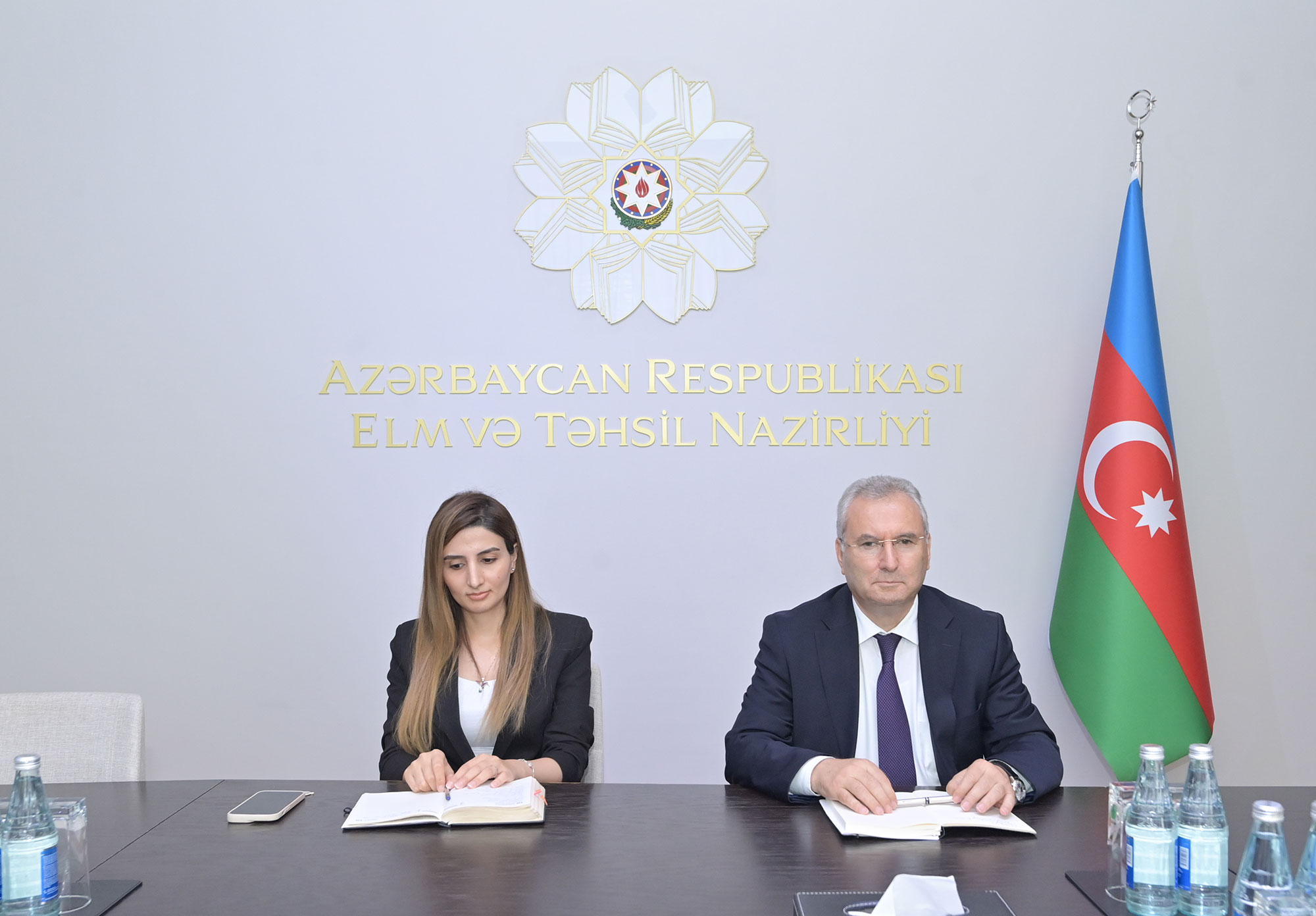 Nazirliyin əməkdaşlarına dövlət təltifləri təqdim edilib