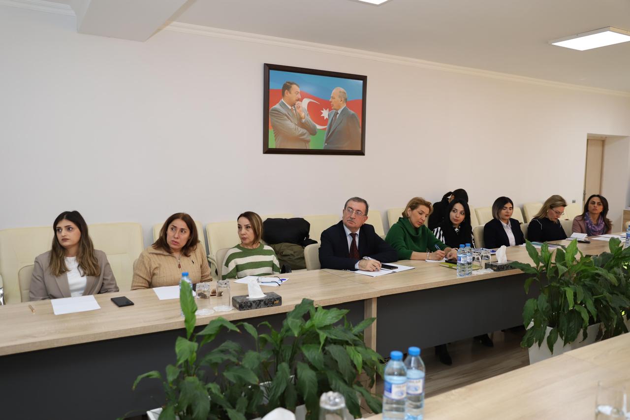  Xarici dil fənn kurikulumunun müzakirəsi keçirilib