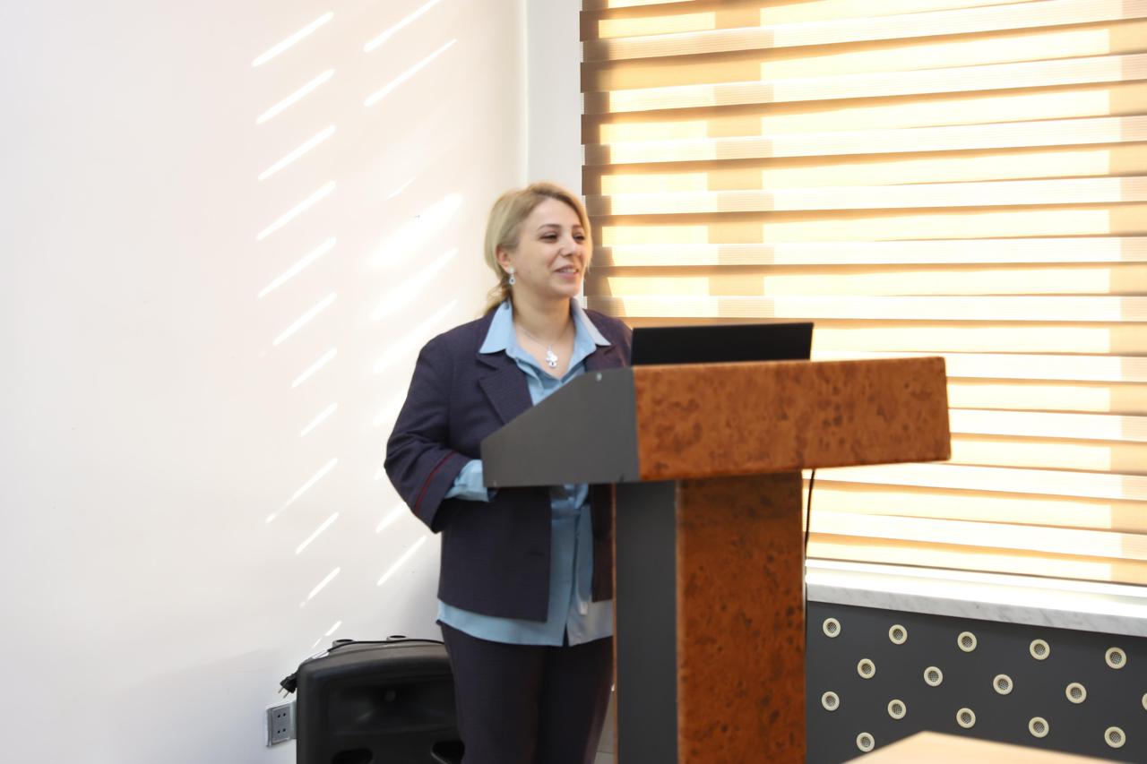  Xarici dil fənn kurikulumunun müzakirəsi keçirilib