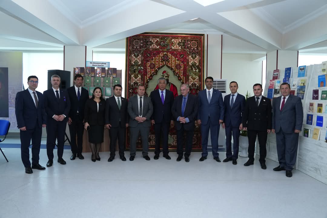 NDU-da dünyamiqyaslı yazıçı Şandor Lejakın kitablarının təqdimatı olub 