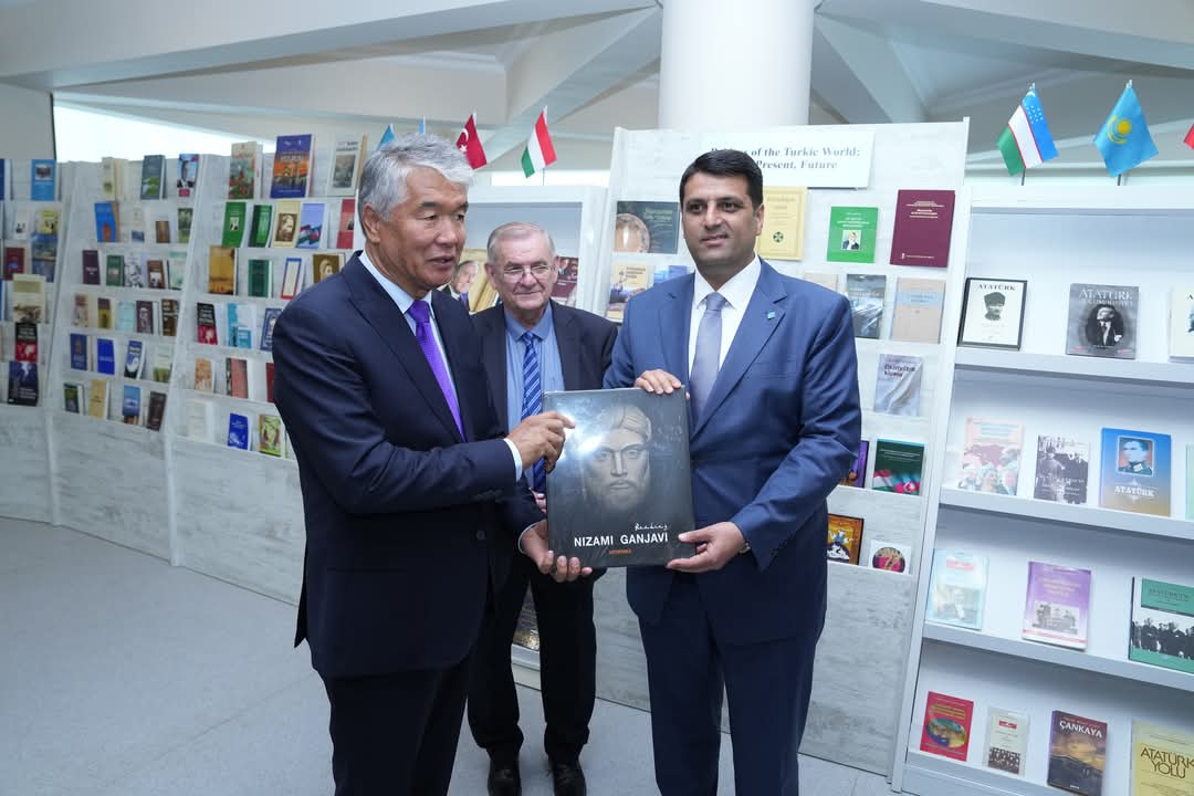 NDU-da dünyamiqyaslı yazıçı Şandor Lejakın kitablarının təqdimatı olub