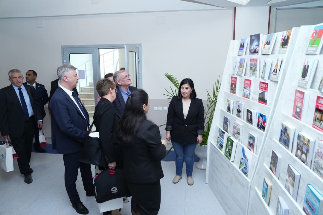 NDU-da dünyamiqyaslı yazıçı Şandor Lejakın kitablarının təqdimatı olub