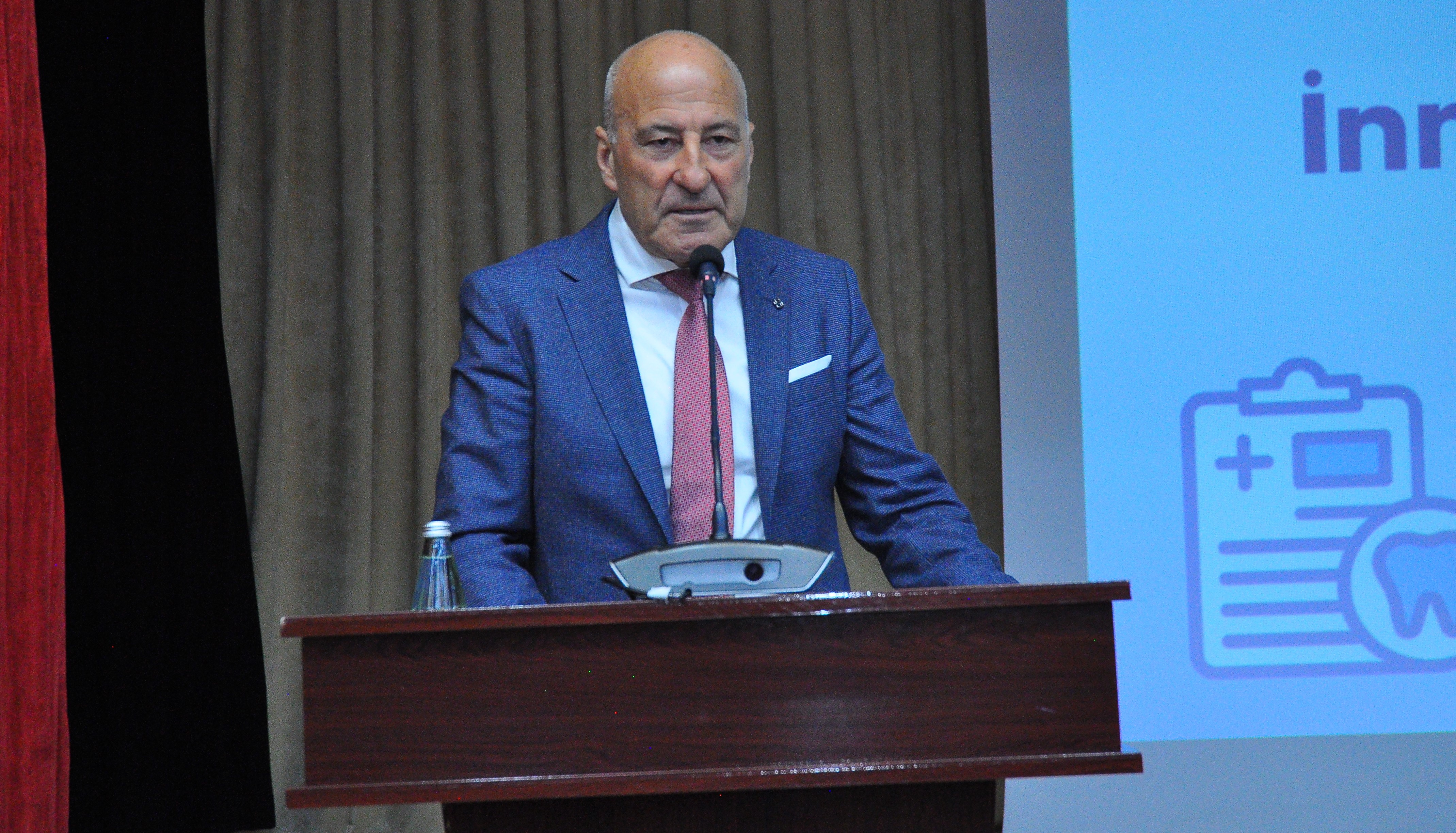 NDU-da “Stomatologiyada innovasiyalar” mövzusunda konfrans keçirilib