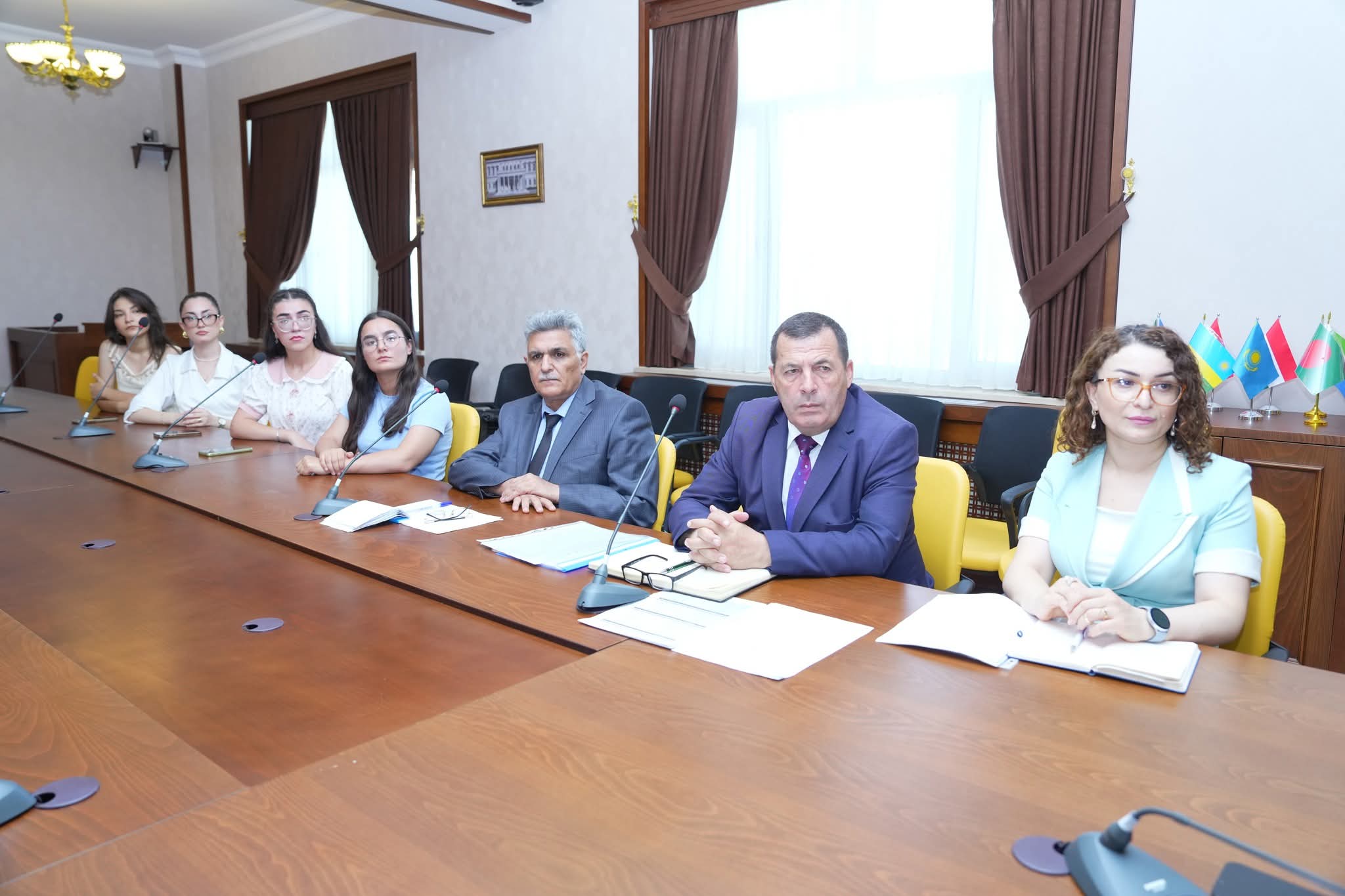 NDU-nun rektoru beynəlxalq təqaüd proqramının qalibləri ilə görüşüb