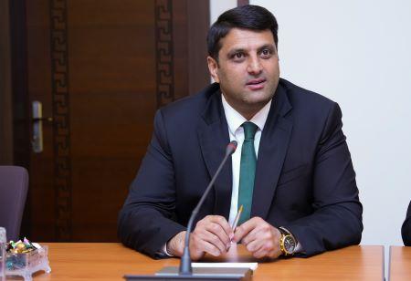 NDU-nun rektoru Elbrus İsayev əcnəbi professorlar ilə görüşüb