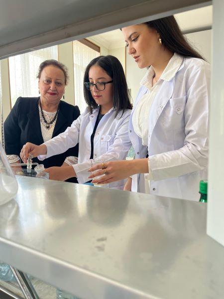 NDU-nun tələbələri Beynəlxalq Kimya Müsabiqəsinin qalibi olublar