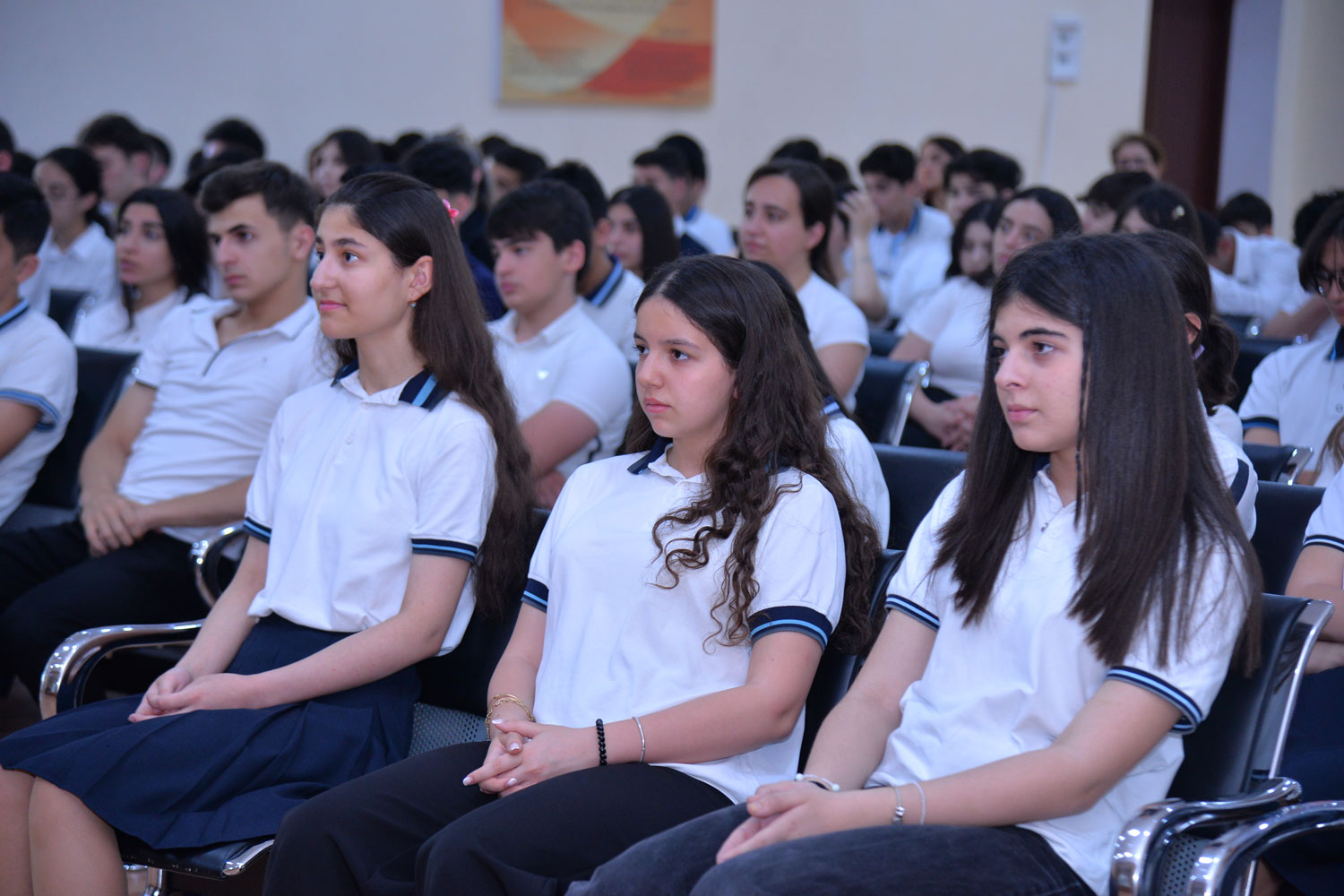 “Öz Vətənimizin himnini oxuduğunuz üçün xoşbəxtsiniz” – millət vəkili Anar İsgəndərov