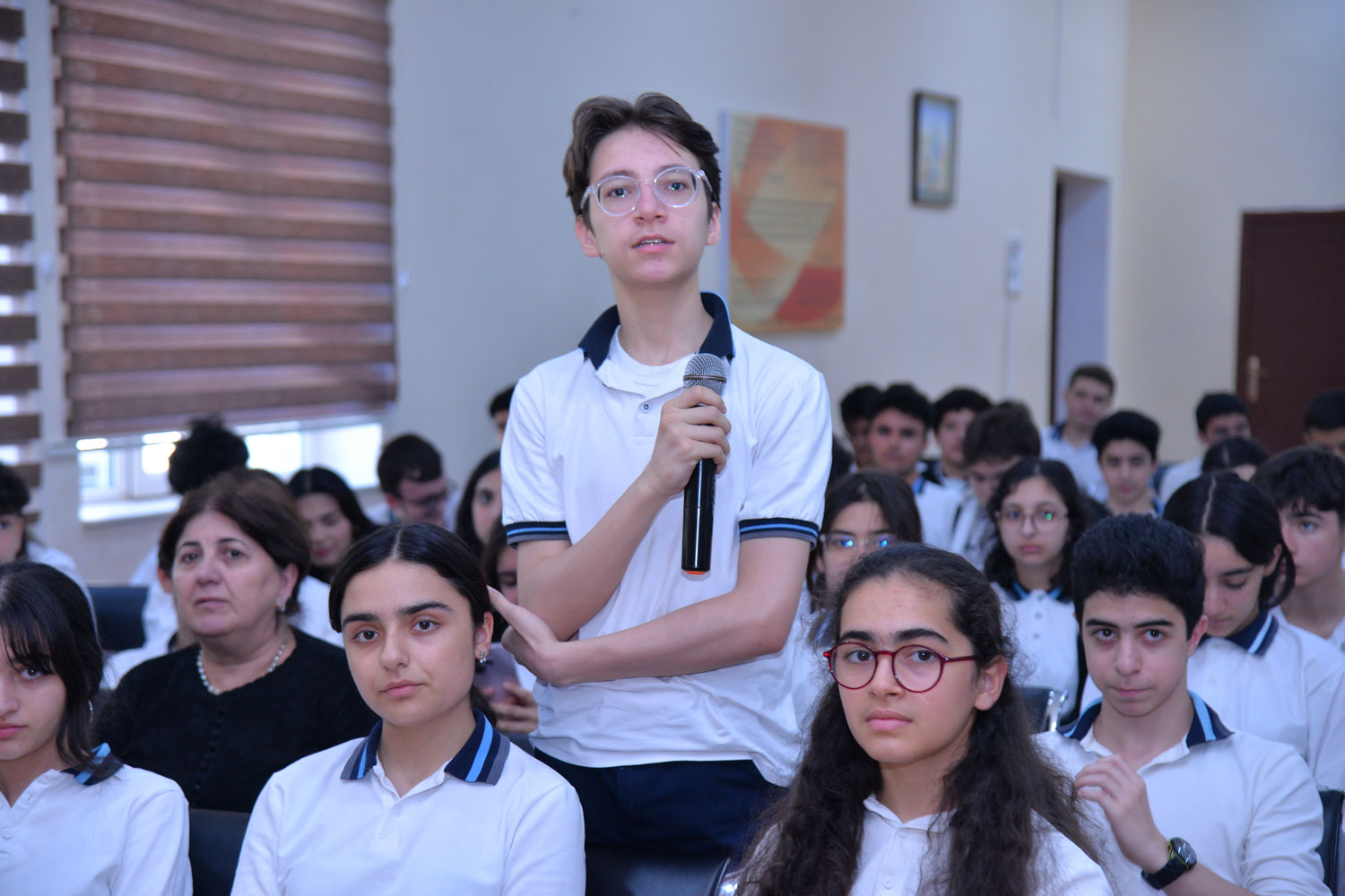 “Öz Vətənimizin himnini oxuduğunuz üçün xoşbəxtsiniz” – millət vəkili Anar İsgəndərov