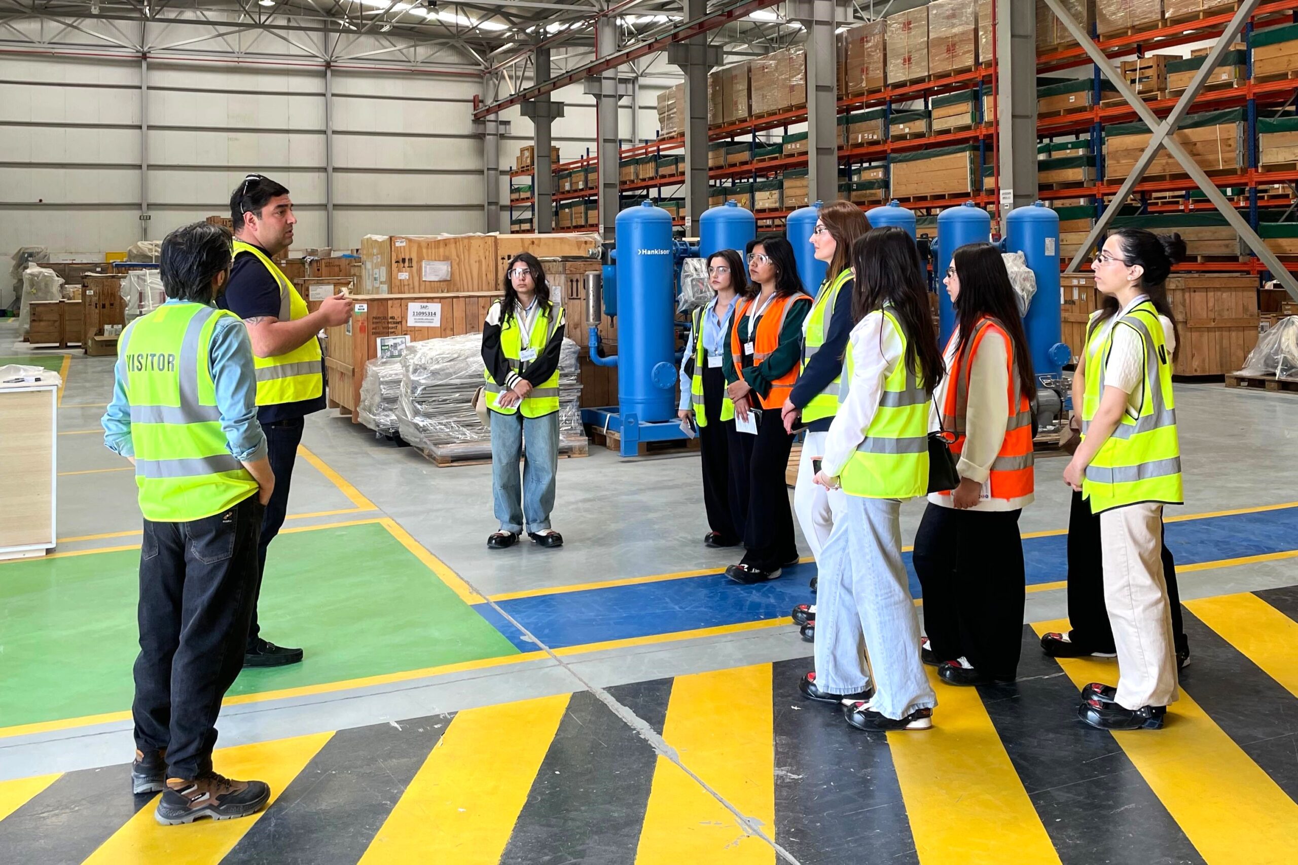 “Parla” proqramının iştirakçıları “Glensol” müəssisəsinə səfər ediblər 