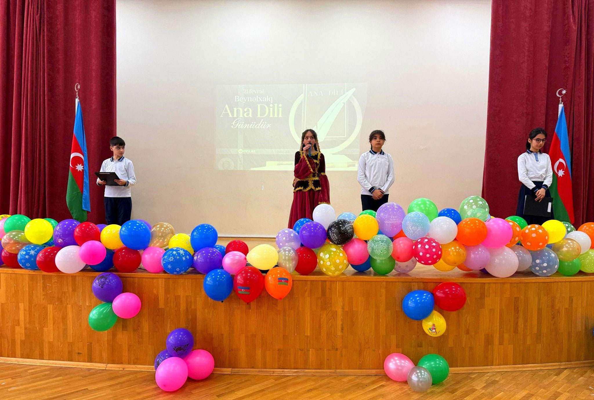 Paytaxt məktəblərində Beynəlxalq Ana Dili Günü qeyd edilib