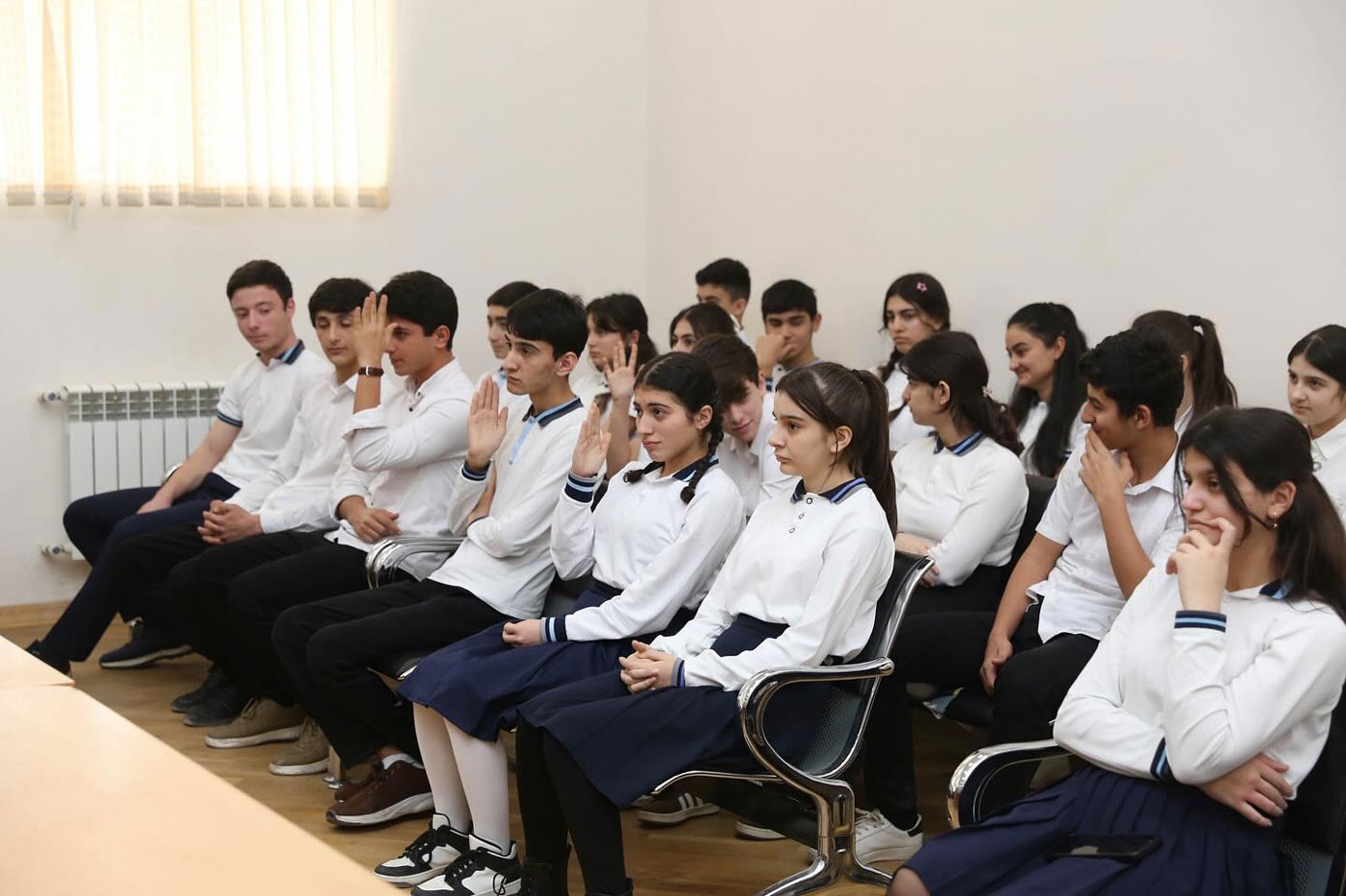 Paytaxt məktəblərində erkən nikah mövzusunda tədbirlər keçirilib