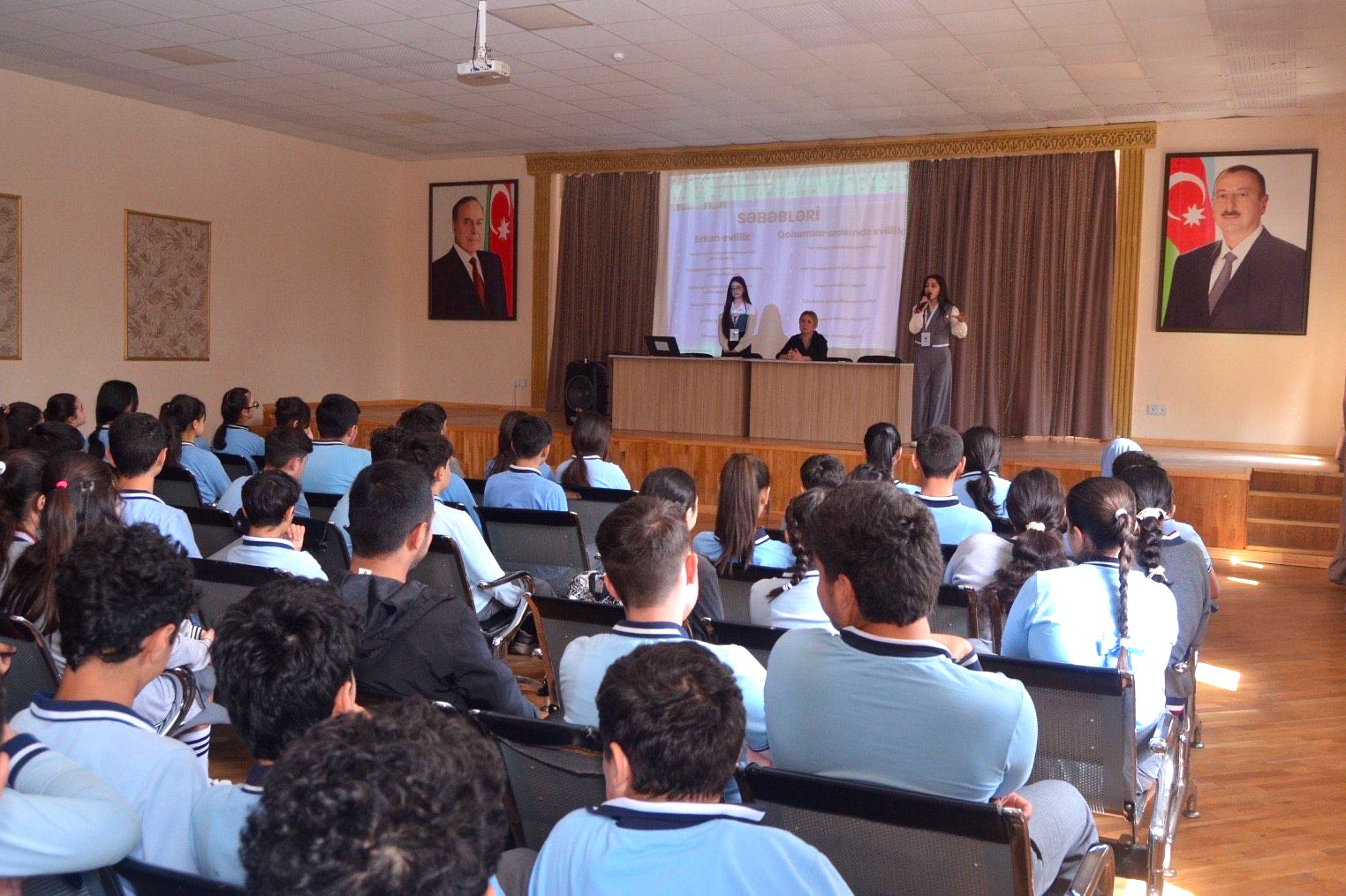 Paytaxt məktəblərində maarifləndirici görüşlər keçirilib 