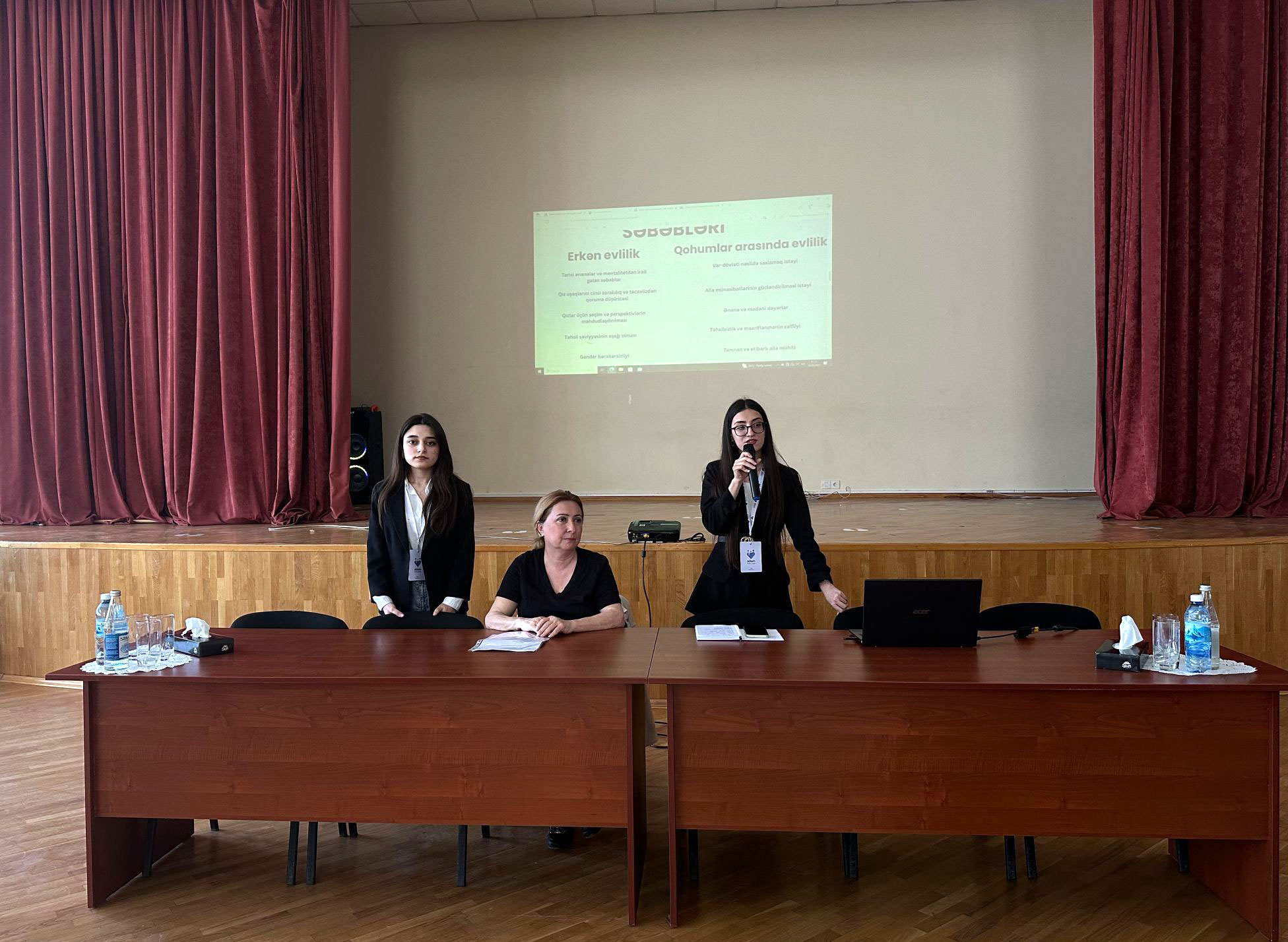 Paytaxt məktəblərində maarifləndirici görüşlər keçirilib