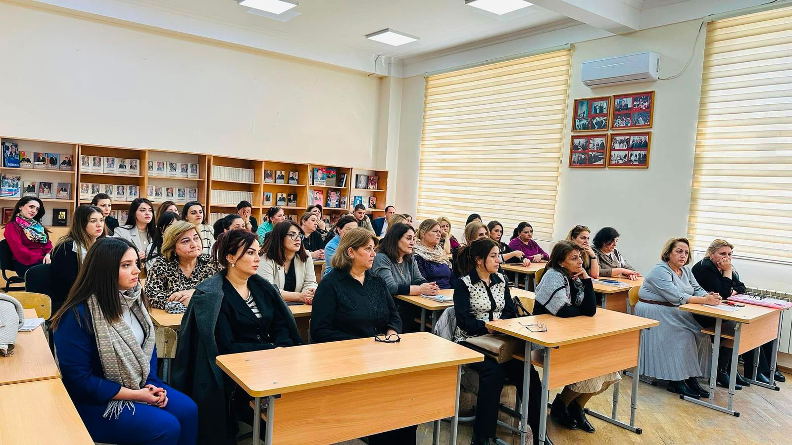 Paytaxt məktəblərində pedaqoji kollektivlə görüşlər keçirilib