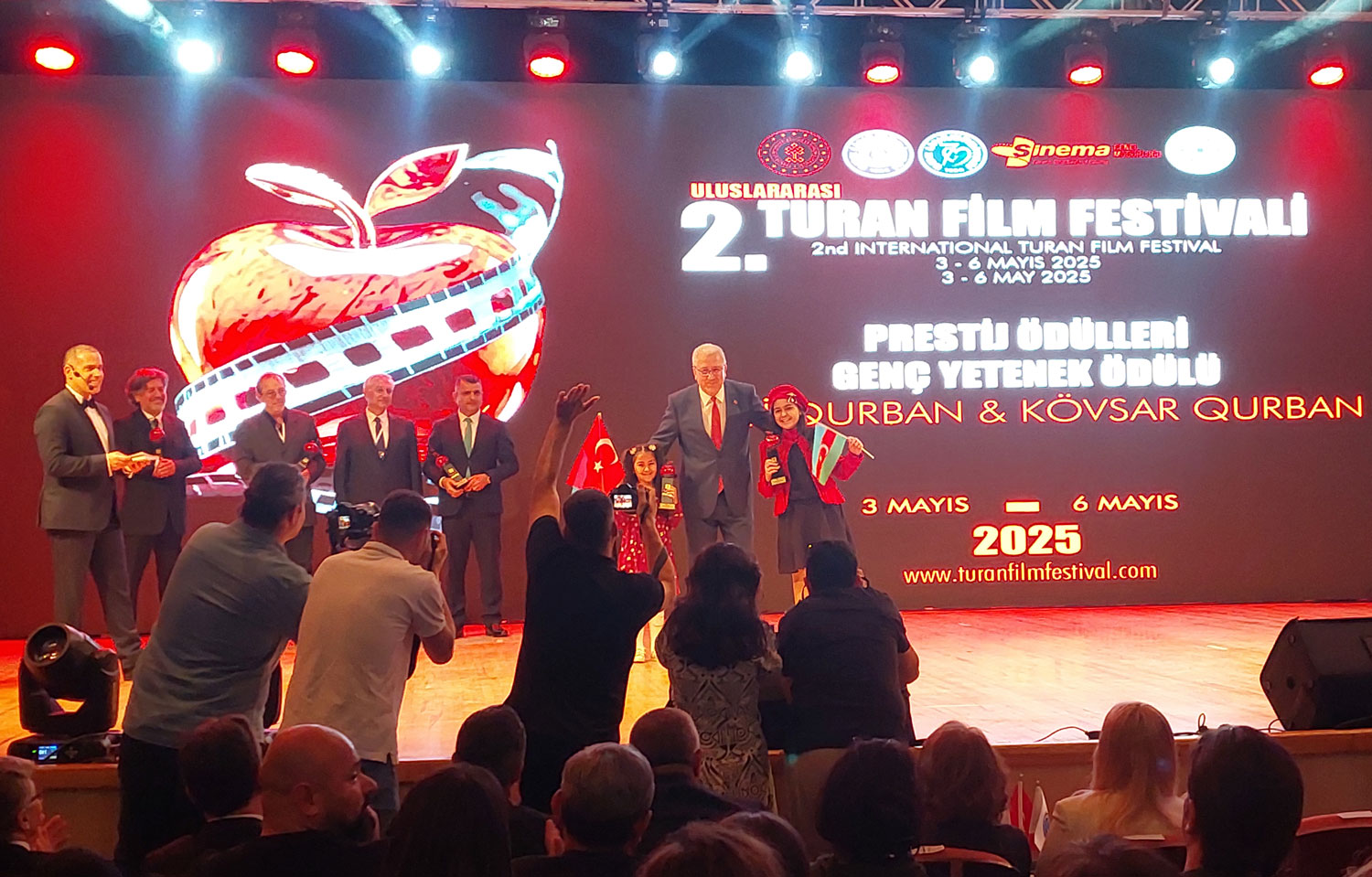 Paytaxt məktəbliləri II Beynəlxalq Turan Film Festivalında mükafat qazanıblar