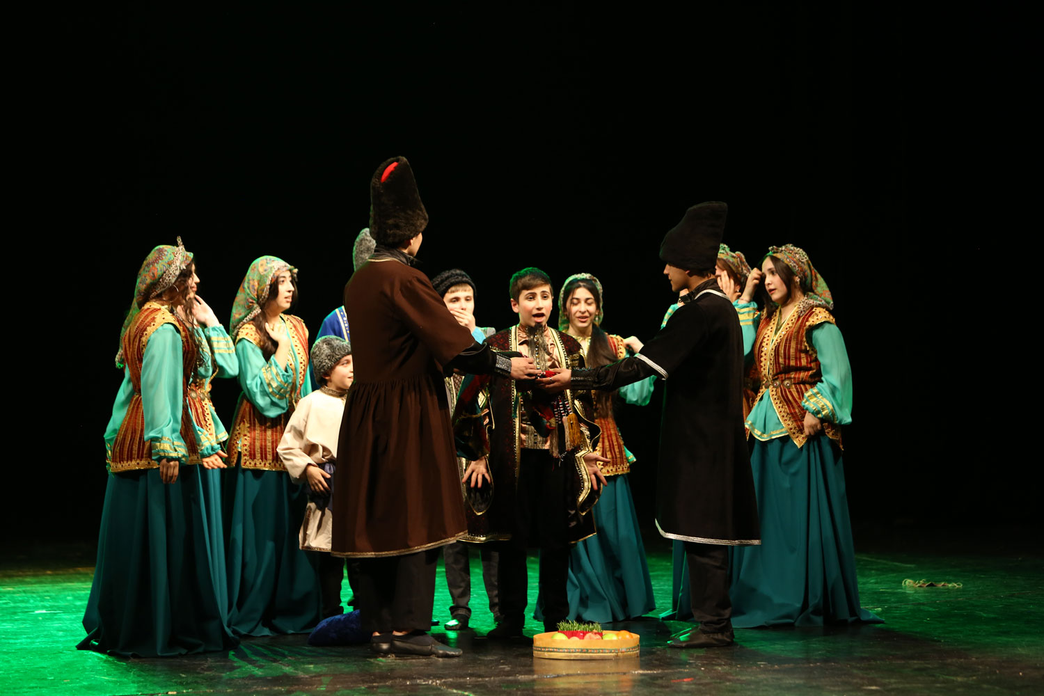 Paytaxt məktəblilərindən maraqlı Novruz tamaşası 