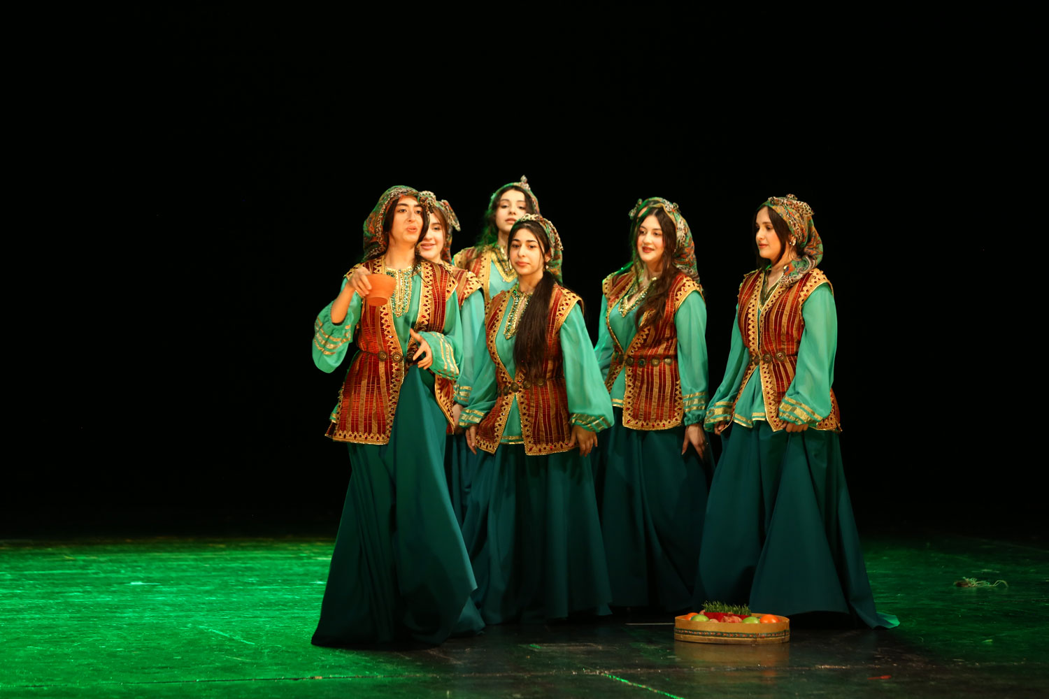 Paytaxt məktəblilərindən maraqlı Novruz tamaşası 