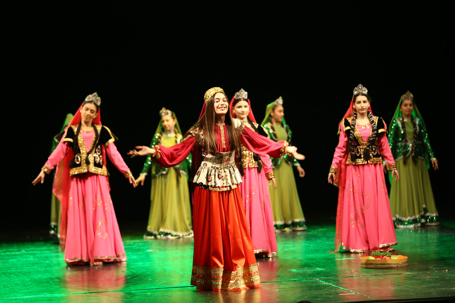 Paytaxt məktəblilərindən maraqlı Novruz tamaşası 