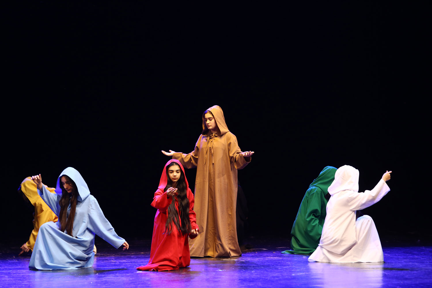 Paytaxt məktəblilərindən maraqlı Novruz tamaşası 