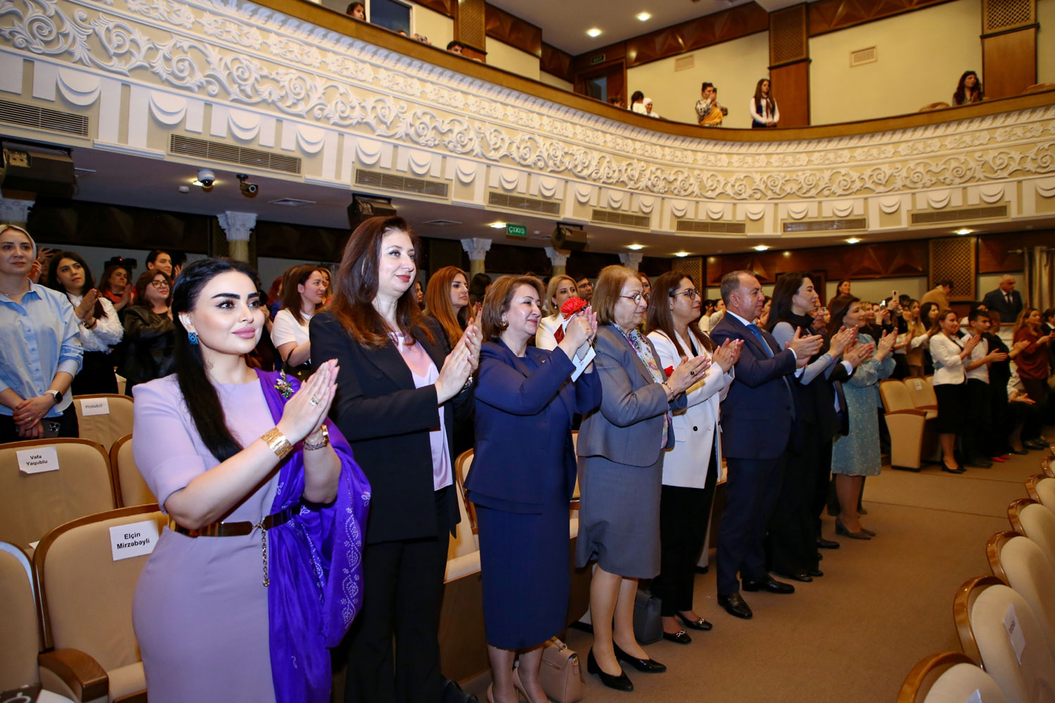 Paytaxt məktəblilərindən maraqlı Novruz tamaşası 