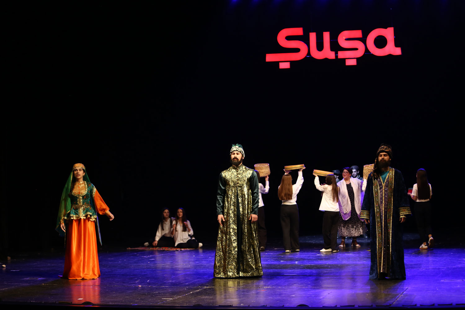 Paytaxt məktəblilərindən maraqlı Novruz tamaşası 