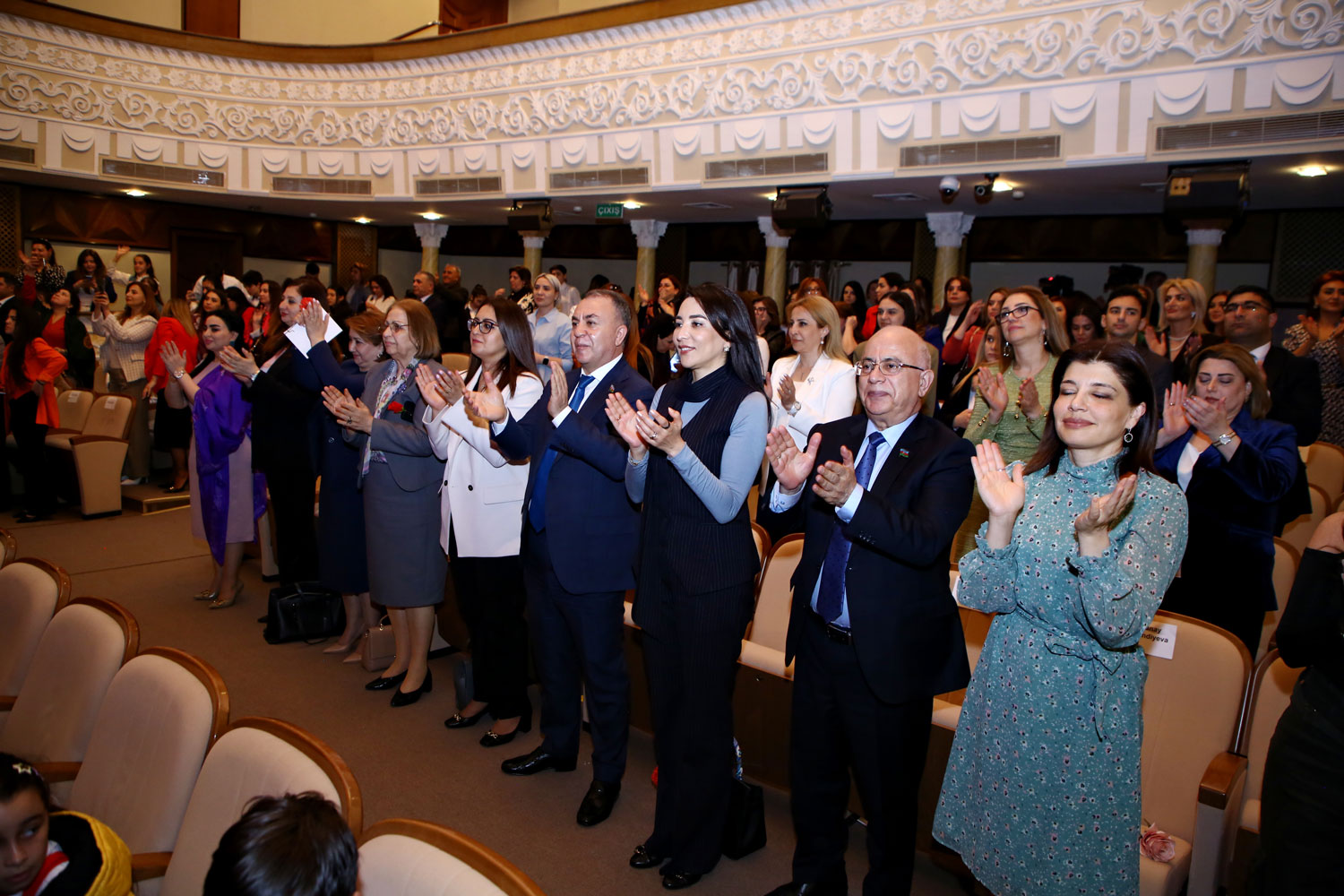 Paytaxt məktəblilərindən maraqlı Novruz tamaşası 